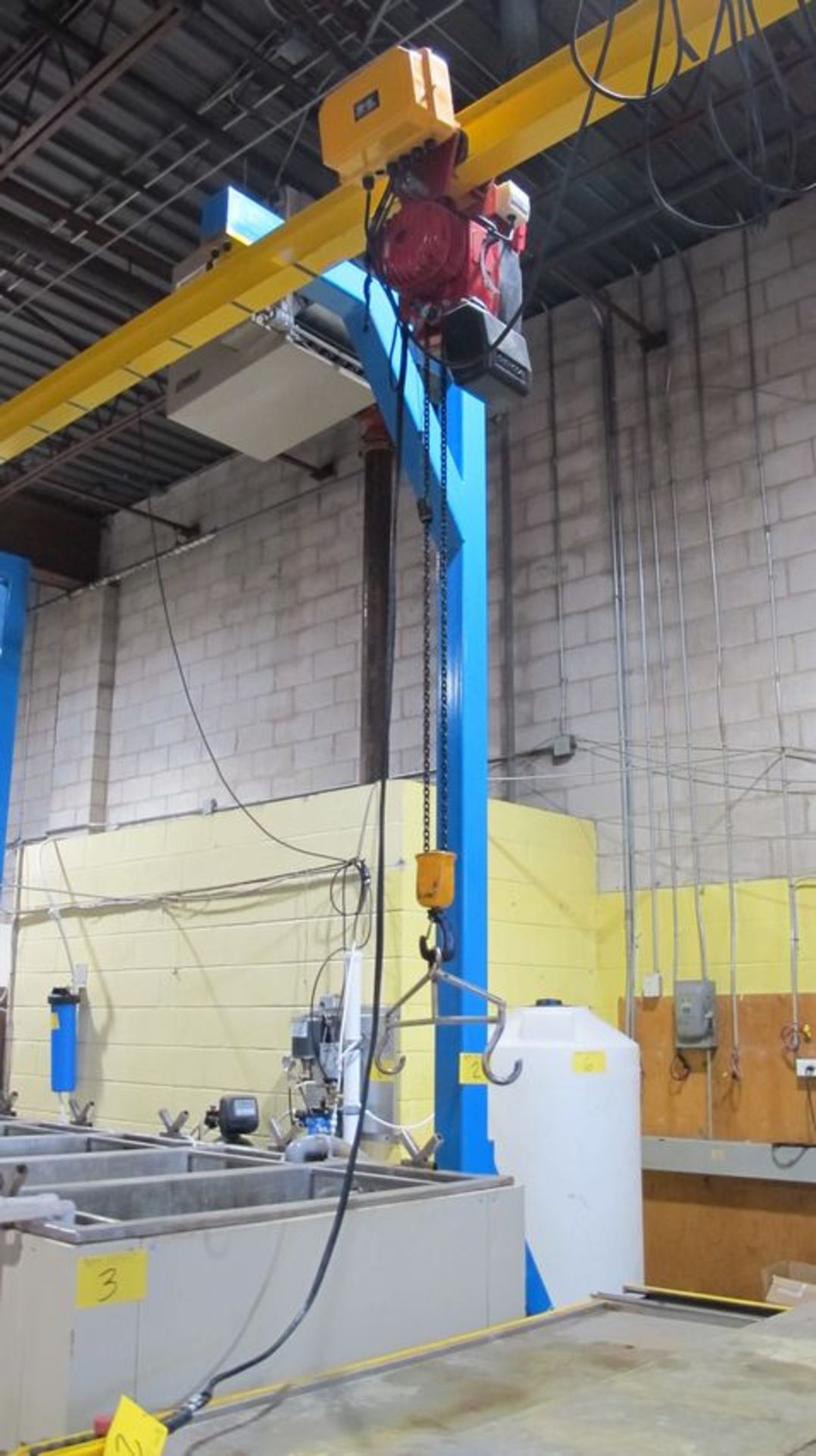 2015 APPROX. 28'L FREE STANDING CRANE/GANTRY SYSTEM W/ DLMAG 500KG CAP. ELECTRIC HOIST, PENDANT - Image 3 of 5