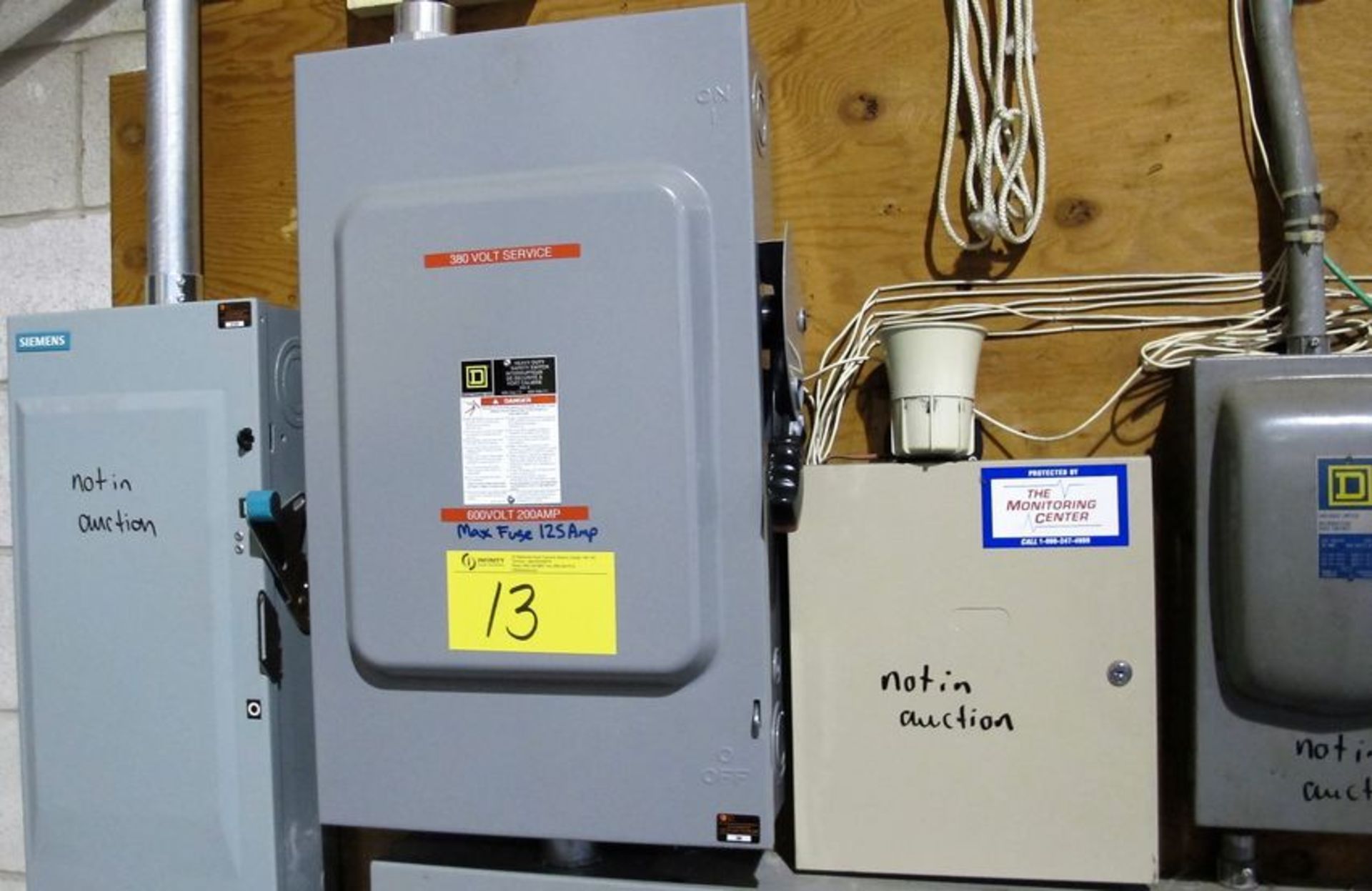 REX MANUFACTURING 150 KVA TRANSFORMER, 600/380V W/ EXM 380V SWITCH, SQUARE D HEAVY DUTY SWITCH, WIRE - Image 6 of 7