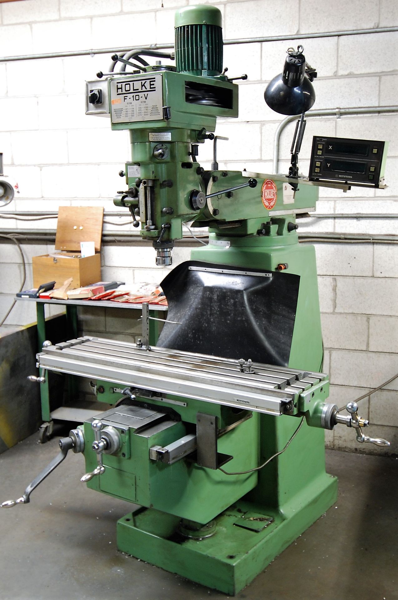 HOLKE F-10-V VERTICAL MILLING MACHINE, 10" X 44" TABLE, MITUTOYO 2-AXIS DRO, SPEEDS TO 4,550 RPM, - Image 3 of 8