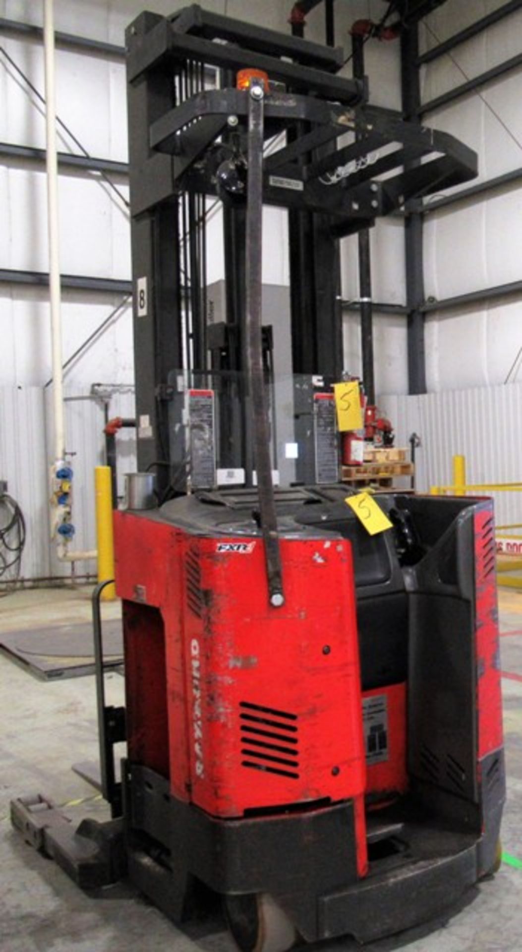 2003 RAYMOND EASI R30TT Electric Reach Truck, 3,000lb Cap., 273” Max Lift, 8’9” Mast Height, 36V, - Image 2 of 6