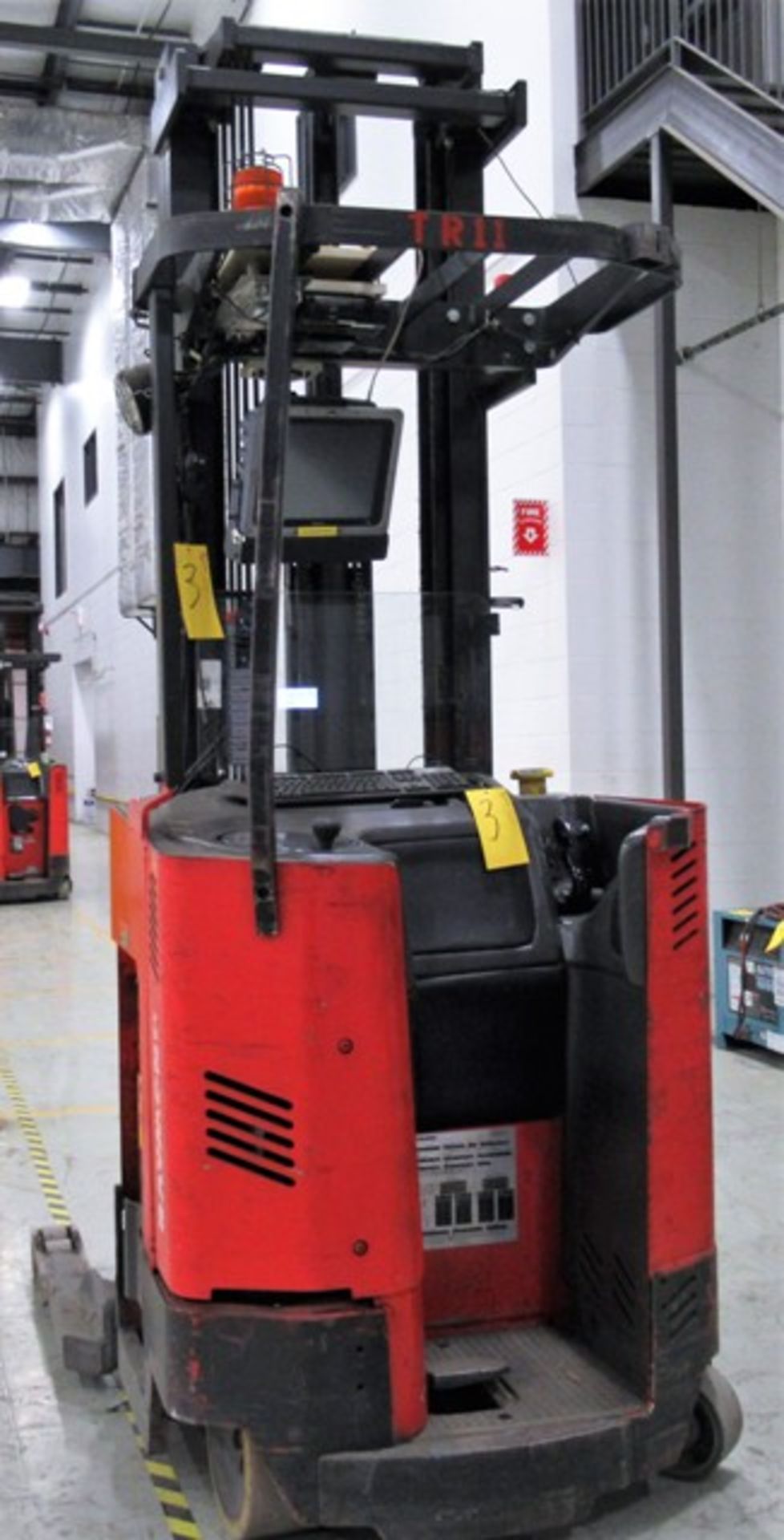 2007 RAYMOND EASI R30TT Electric Reach Truck, 3,000lb Cap., 273” Max Lift, 8’9” Mast Height, 36V, - Image 3 of 6