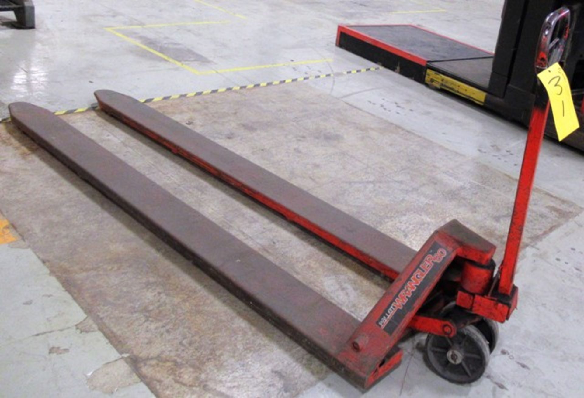 Wrangler 60 5,000# Long Nose Pallet Truck