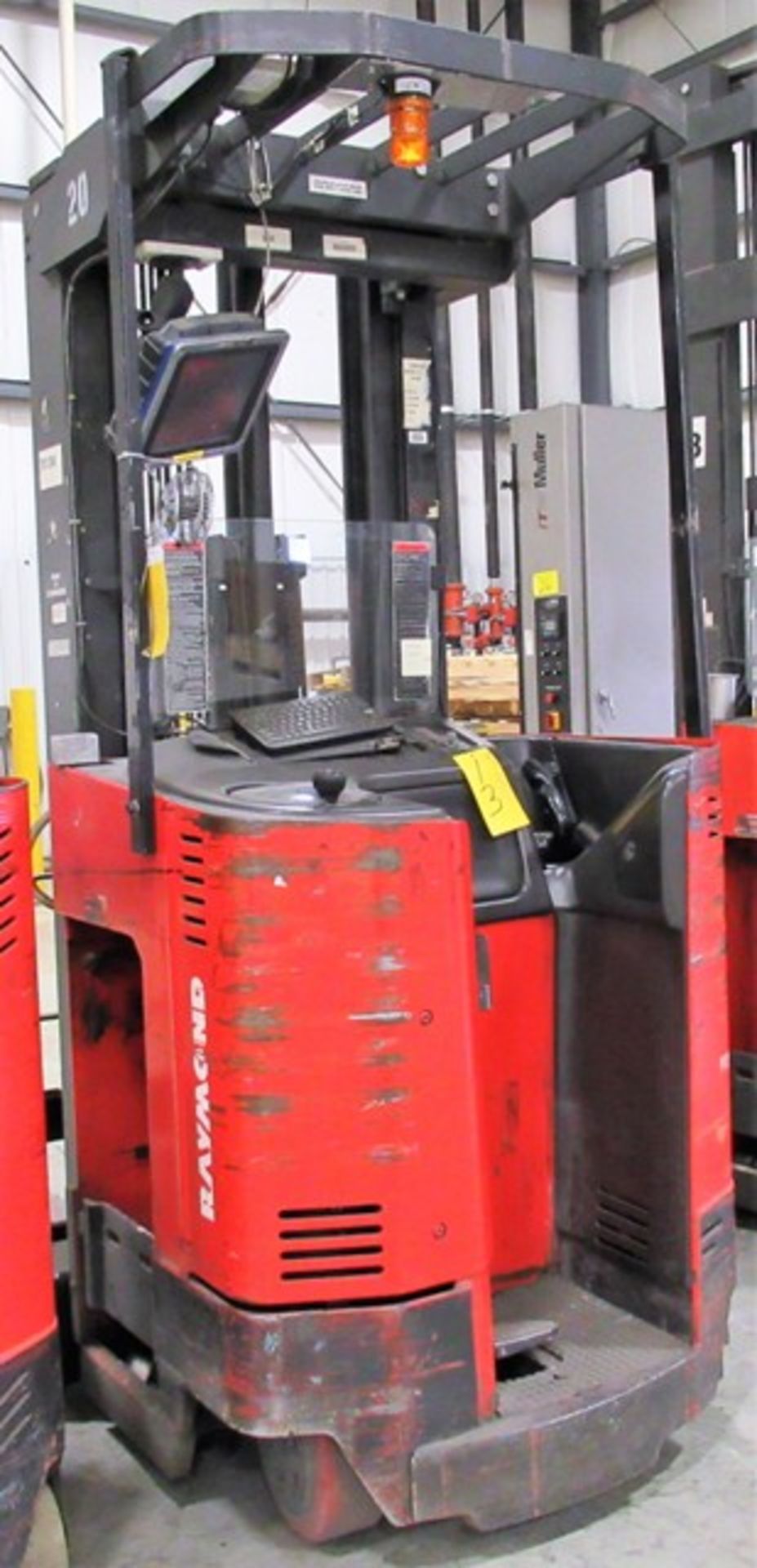 RAYMOND EASI Electric Reach Truck, 2,500lb Cap., 205” Max Lift, 7’ Mast Height, 36V, s/n ES-B-95- - Image 2 of 5