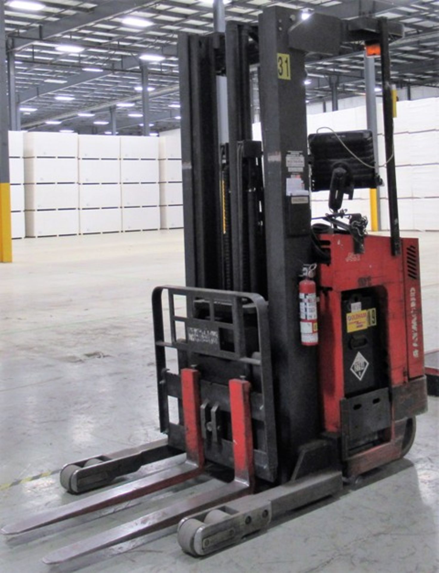 2006 RAYMOND EASI R40TT Electric Reach Truck, 4,000lb Cap., 216” Max Lift, 7’ Mast Height, 36V, s/