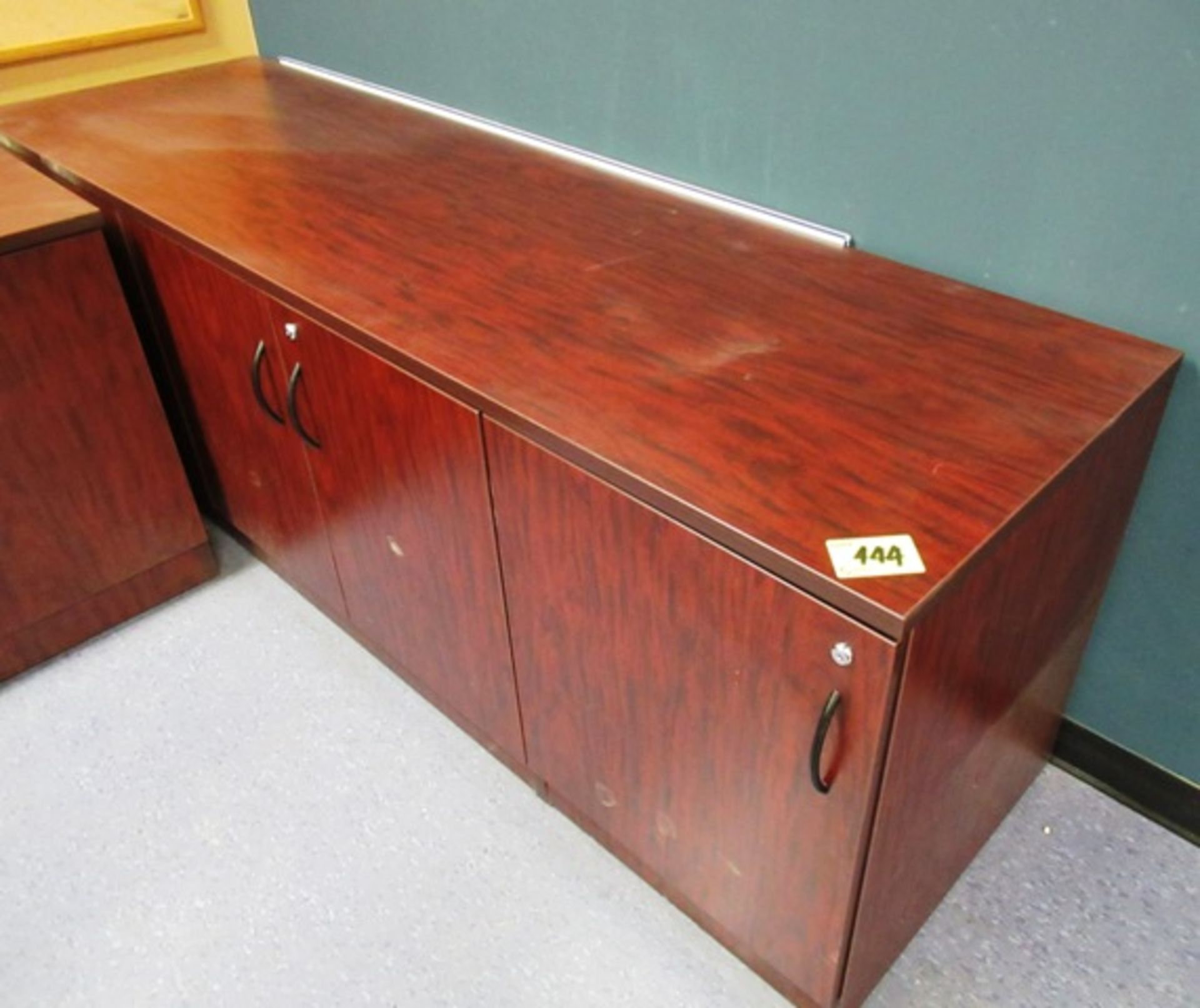 3 DR. CREDENZA