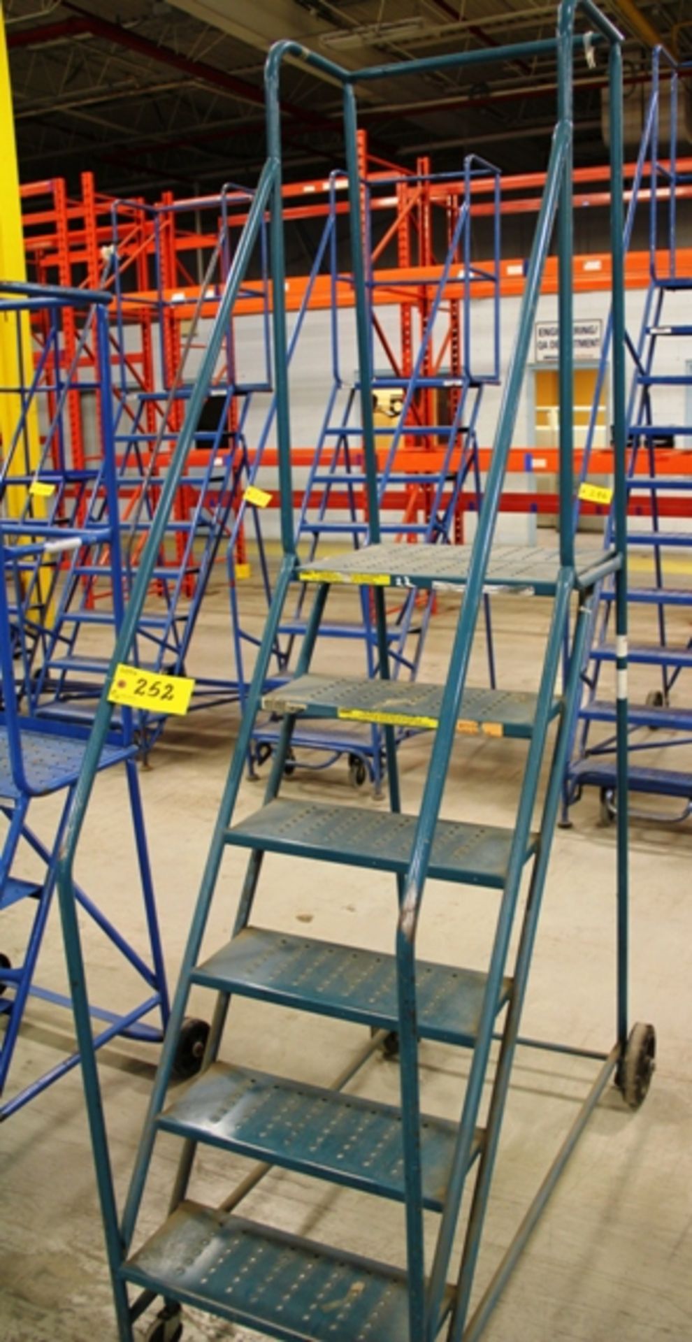 6' WAREHOUSE LADDER