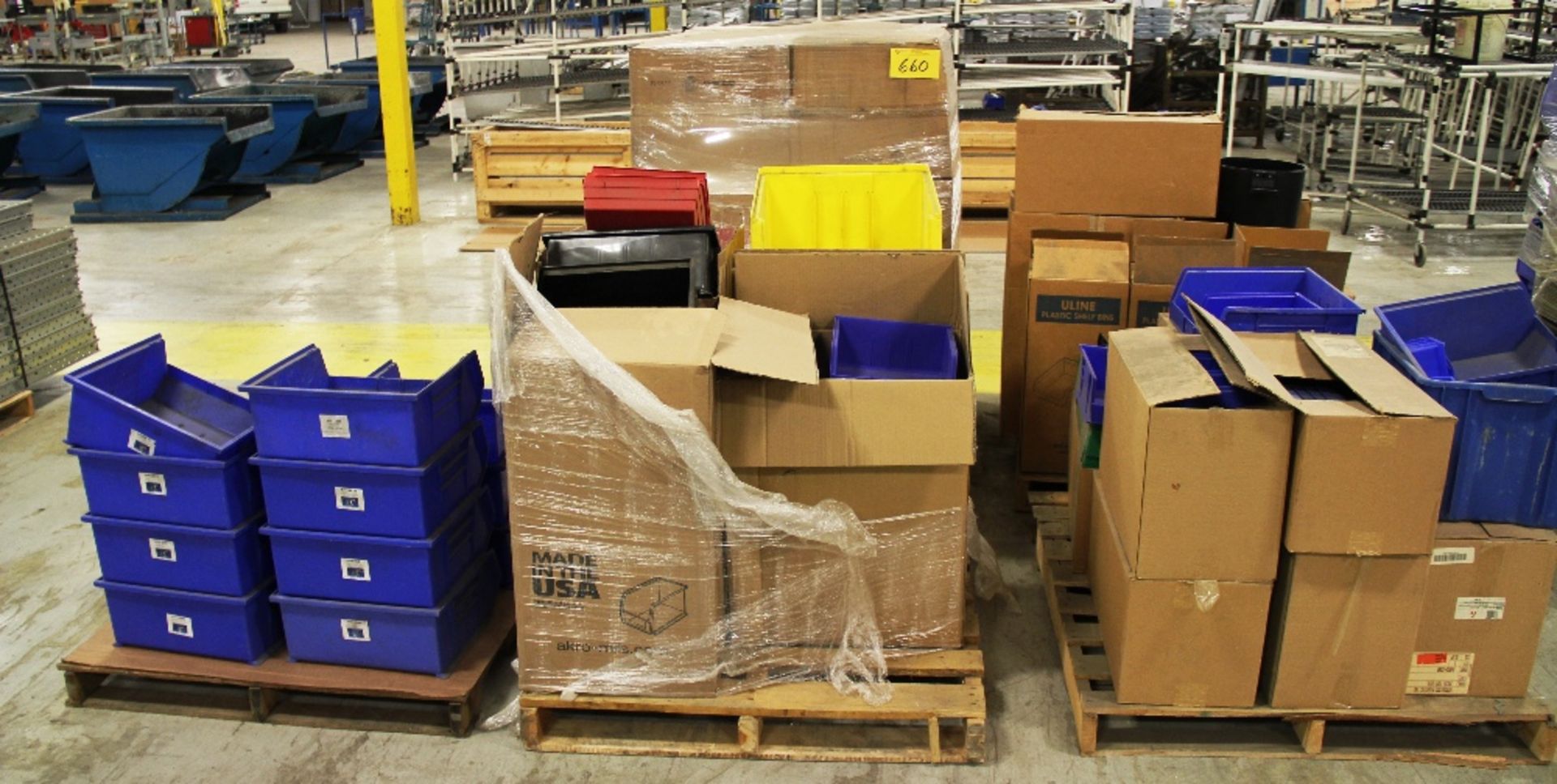 PALLETS ASST. PLASTIC BINS