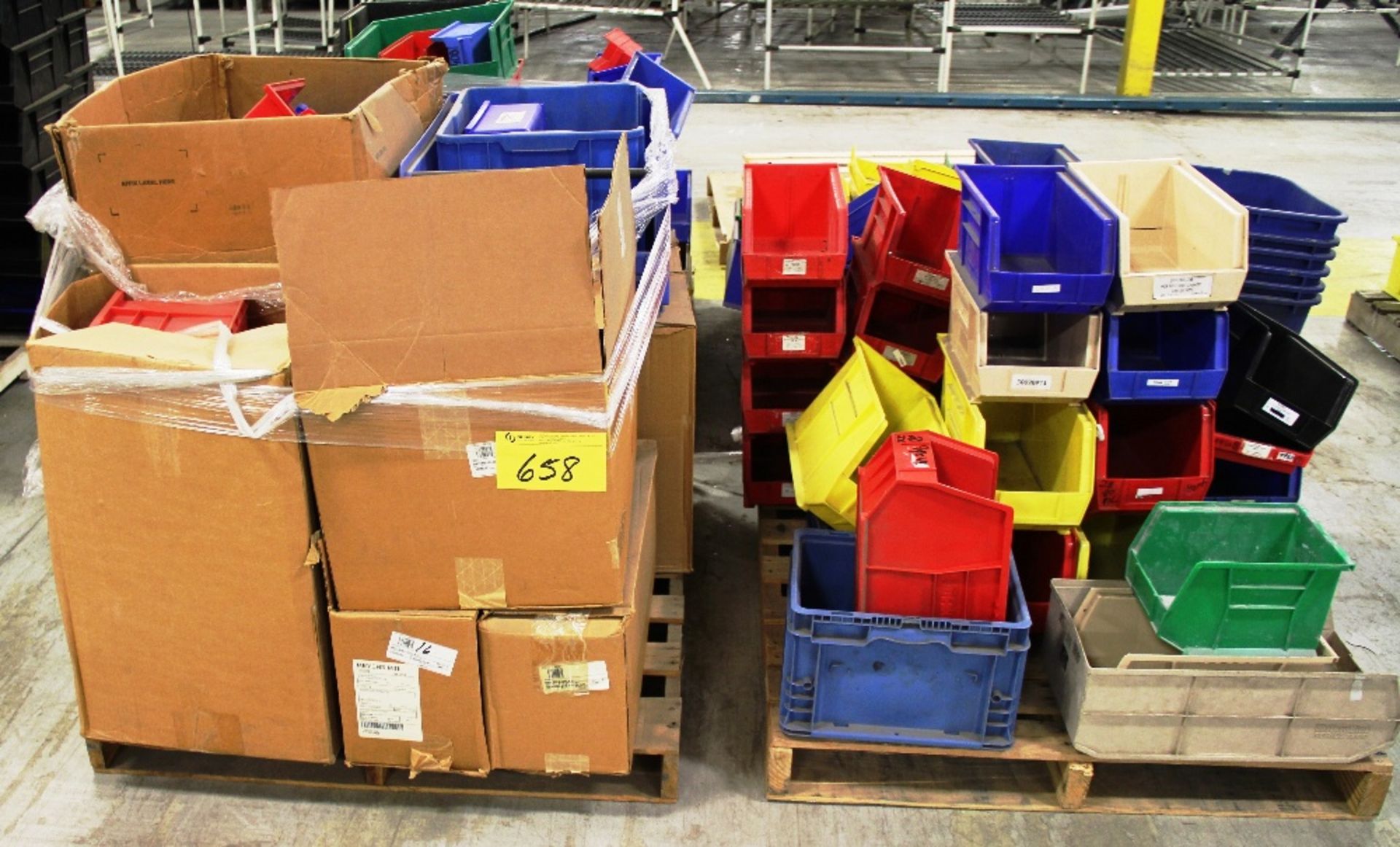 PALLETS ASST. PLASTIC BINS