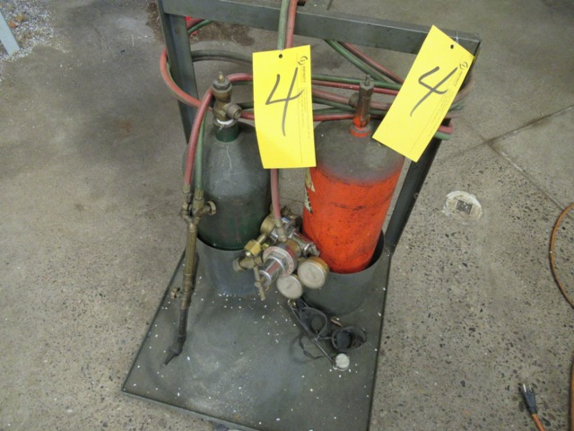 ACETYLENE TORCH SET W/TANKS & CART