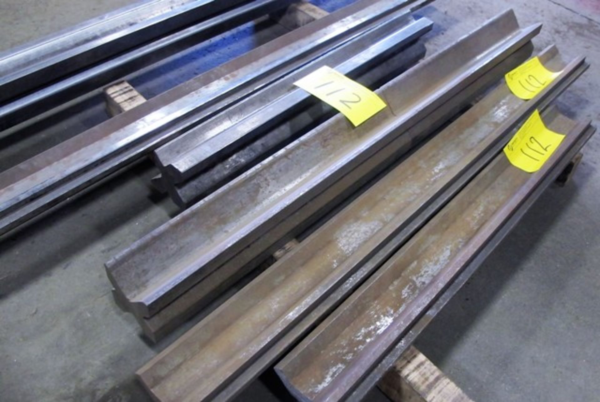 LOT OF (2) 4 WAY PRESS BRAKE DIES, 43" AND 28", AND (2) PRESS BRAKE DIES, 46" AND 32"