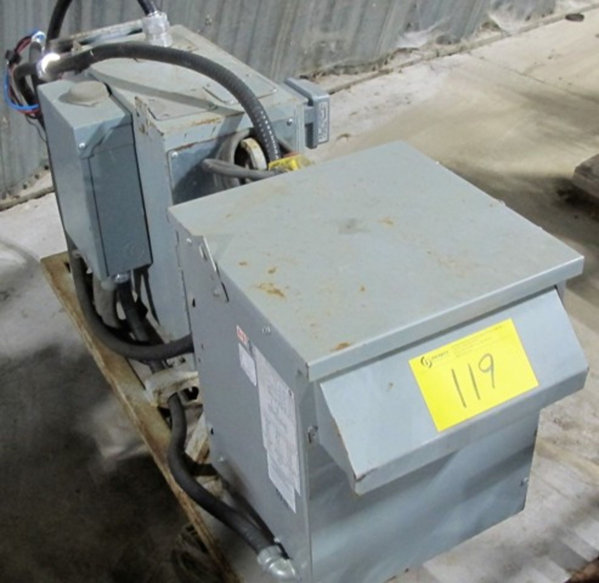 SIMES ELECTRICAL GRAIN BIN JACKING SYSTEM W/(4) PORTABLE, 5HP MOTORS, (40) CONNECTORS, (39) - Image 3 of 5