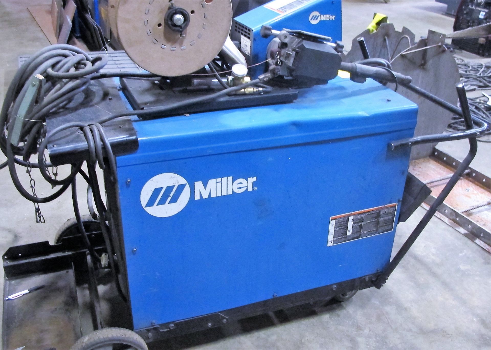 MILLER DIMENSION 452 CC/CV-DCWELDING POWER SOURCE W/MILLER 70 SERIES, 24V WIRE FEED, S/N MF260007C - Image 4 of 4