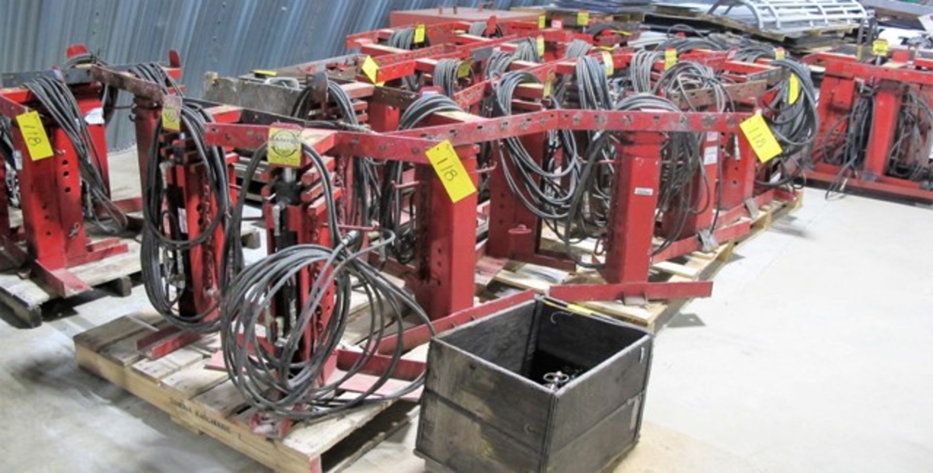 BAINTER HYDRAULIC GRAIN BIN JACKING (INCL HONDA GX390 GAS POWERED DRIVE CART W/(4) HYDRAULIC JACKS - Image 15 of 17