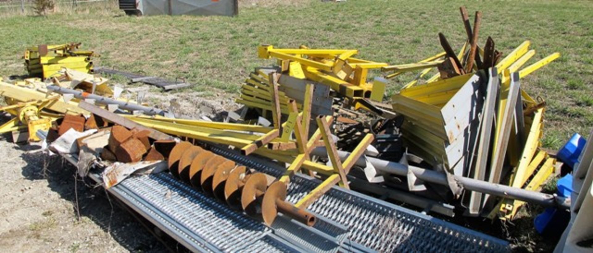 BAINTER HYDRAULIC GRAIN BIN JACKING (INCL HONDA GX390 GAS POWERED DRIVE CART W/(4) HYDRAULIC JACKS - Image 17 of 17