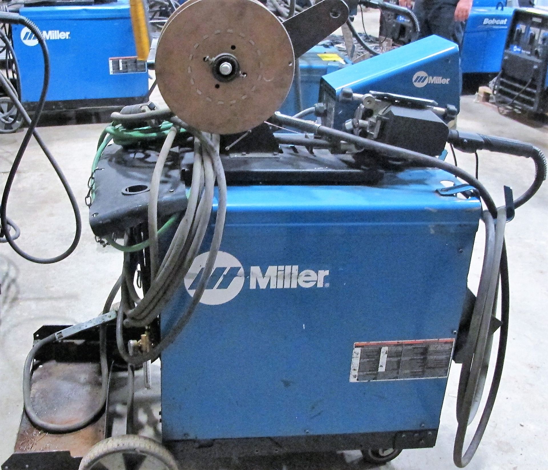 MILLER DELTAWELD 302 CV-DC WELDING POWER SOURCE W/MILLER 70 SERIES 24V WIRE FEED, S/N MC060265U W/ - Image 3 of 3