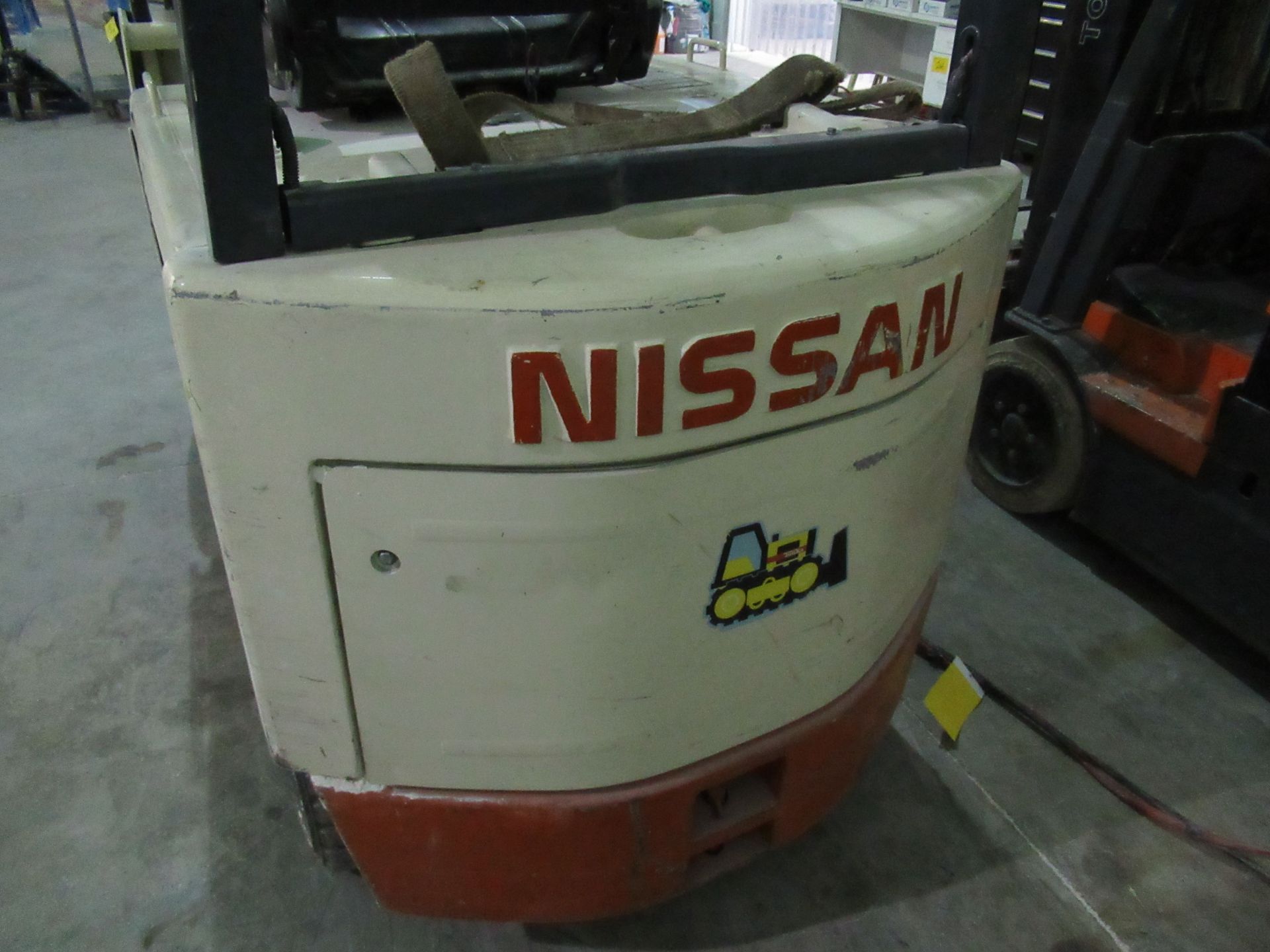 NISSAN CYG021-25S, 4,250#, 3-STAGE ELECTRIC FORKLIFT W/SIDESHIFT, C&D FERRO FIVE CHARGER, 6,572 - Image 3 of 5