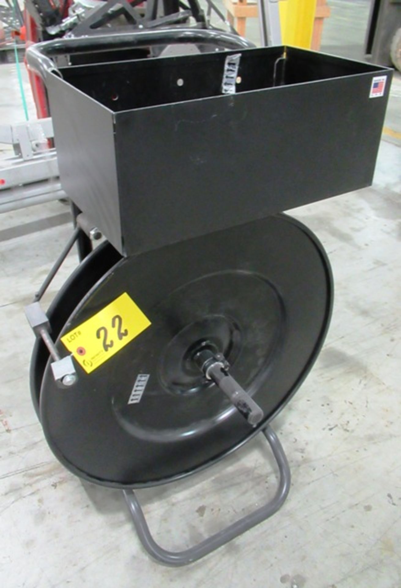 PULTRUSION BANDING DISPENSER ON CASTORS