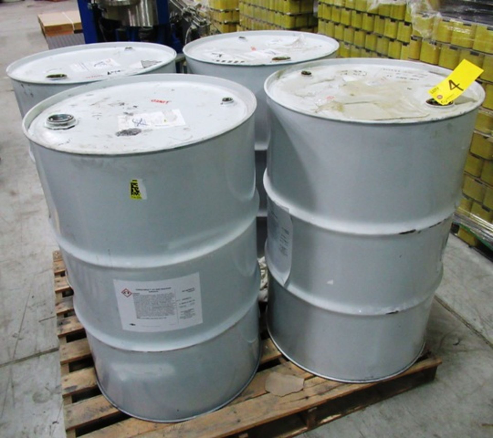 (4) 45 GALLON DRUMS OF VORAFORCE AD3005 STRUCTURAL ADHESIVE