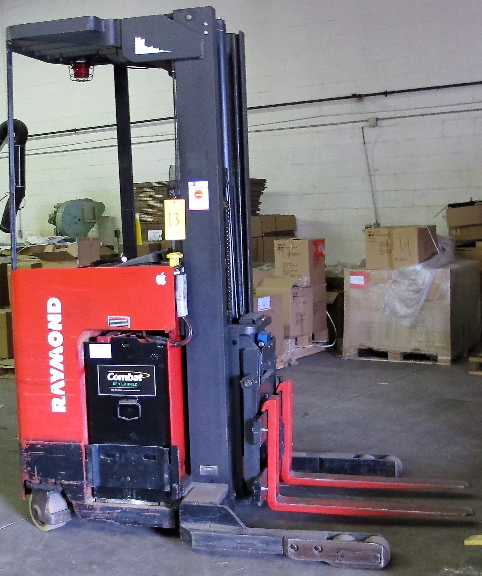 2000 RAYMOND EASI R30TT ELECTRIC REACH TRUCK, 3,000LB CAP., 216" MAX LIFT, 36V, 7' 11" MAST W/