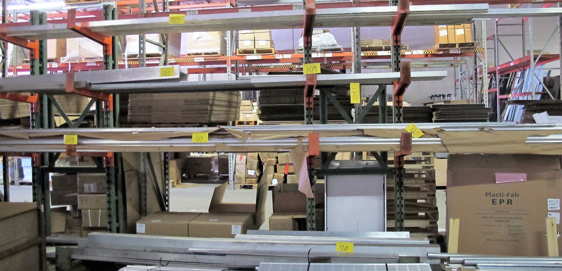 CONTENTS OF CANTILEVER RACKING INCL. ASST. ALUMINUM EXTRUSIONS UP TO 22' LENGTHS (NO RACK)