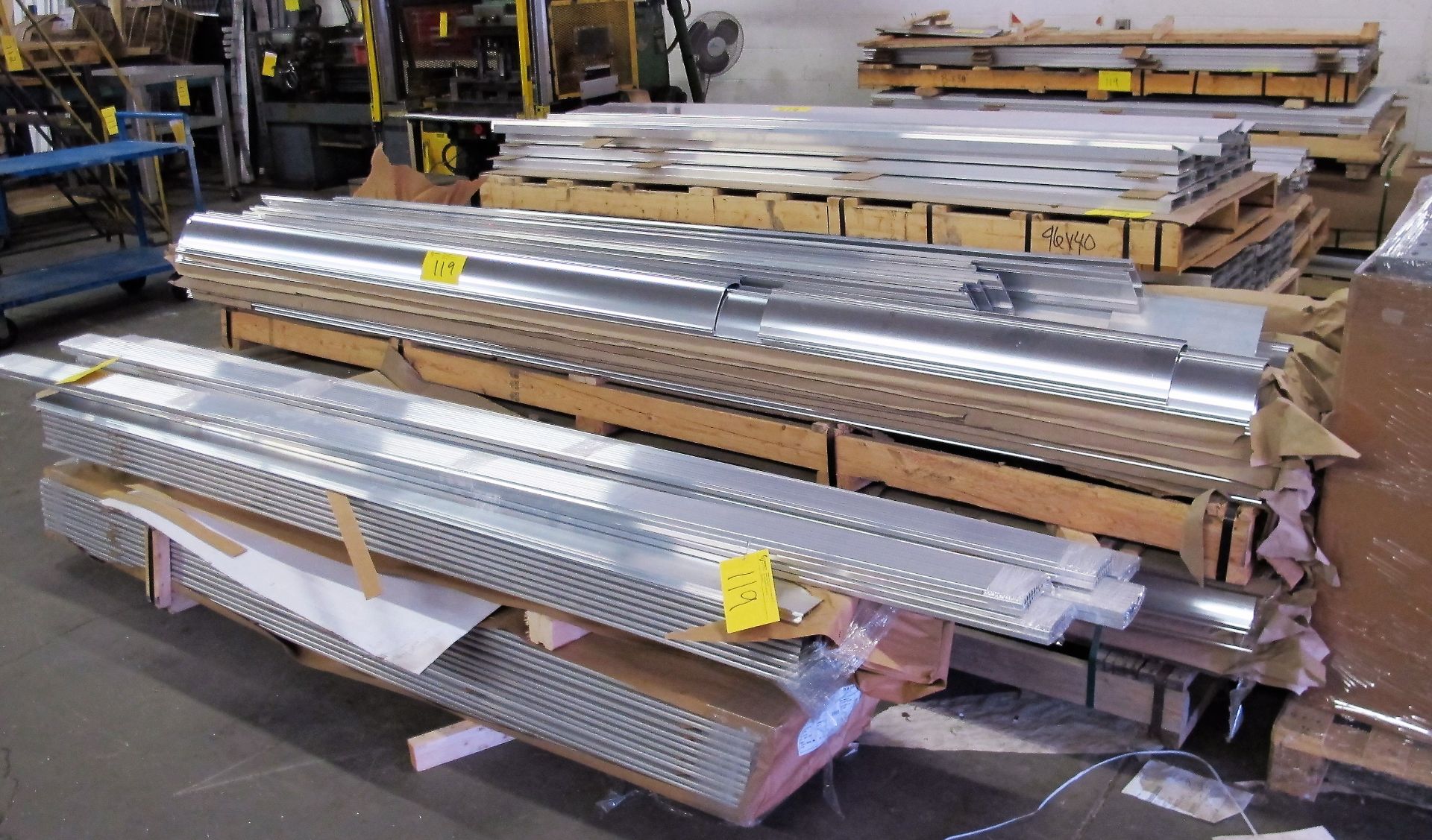 LARGE QTY OF ASST. ALUMINUM EXTRUSIONS, UP TO 8' LENGTH (APPROX. 12,500LBS) - Image 2 of 8