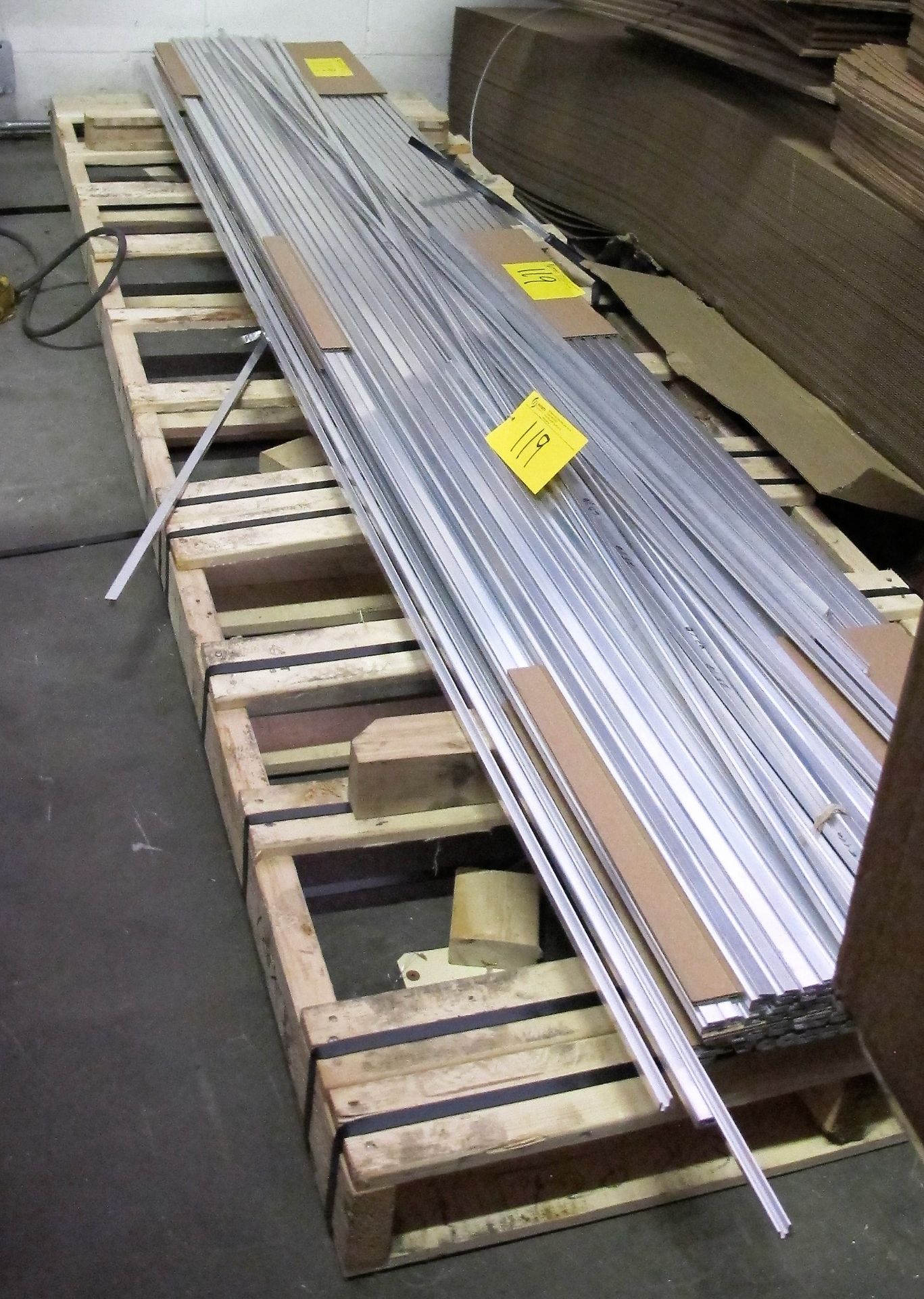 LARGE QTY OF ASST. ALUMINUM EXTRUSIONS, UP TO 8' LENGTH (APPROX. 12,500LBS) - Image 8 of 8