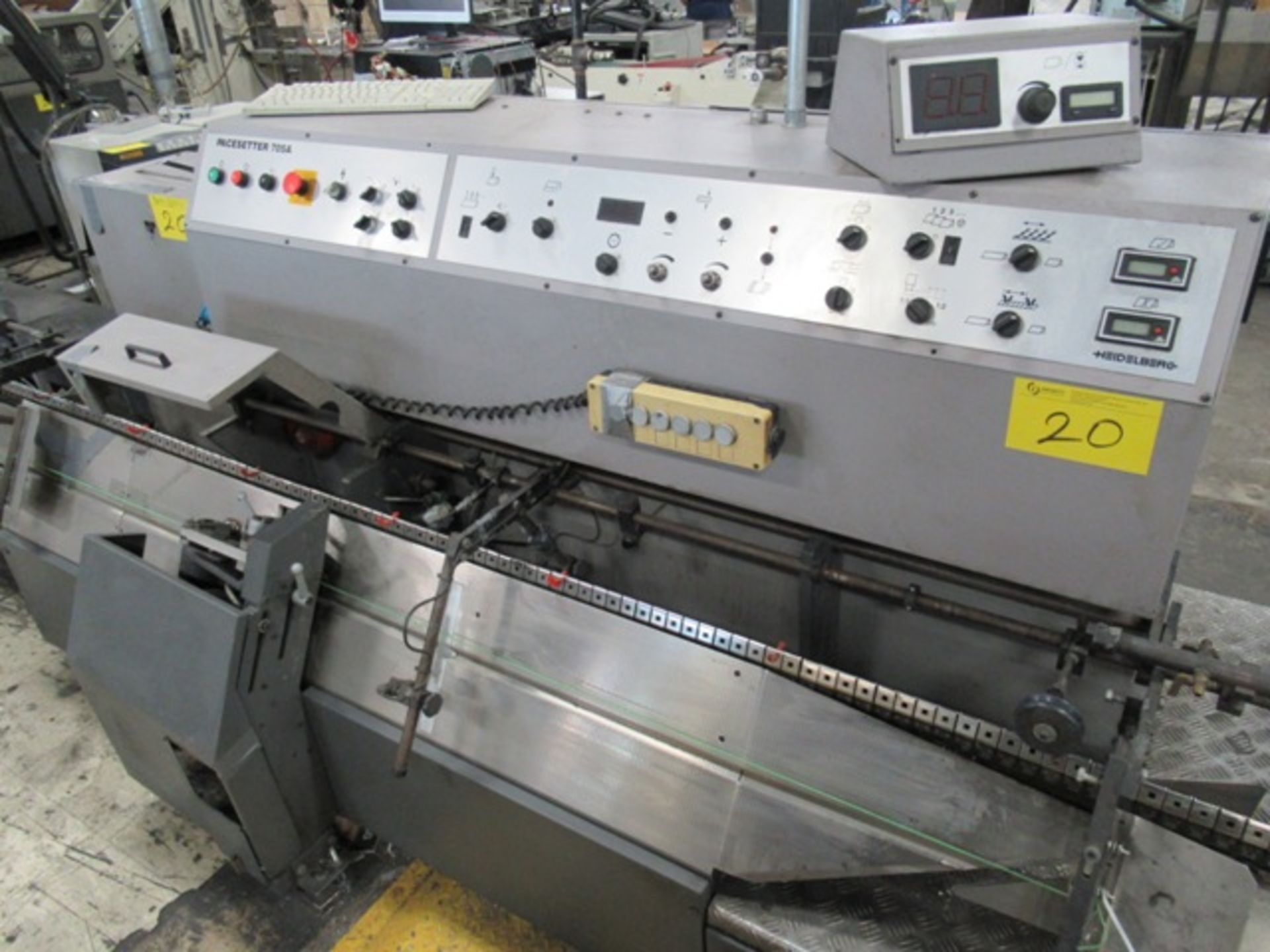 HEIDELBERG PACESETTER 705-12 SADDLESTITCHER, S/N SL-113 W/ 2 COVER FEEDERS, 4 GATHERING POCKETS, - Image 5 of 13