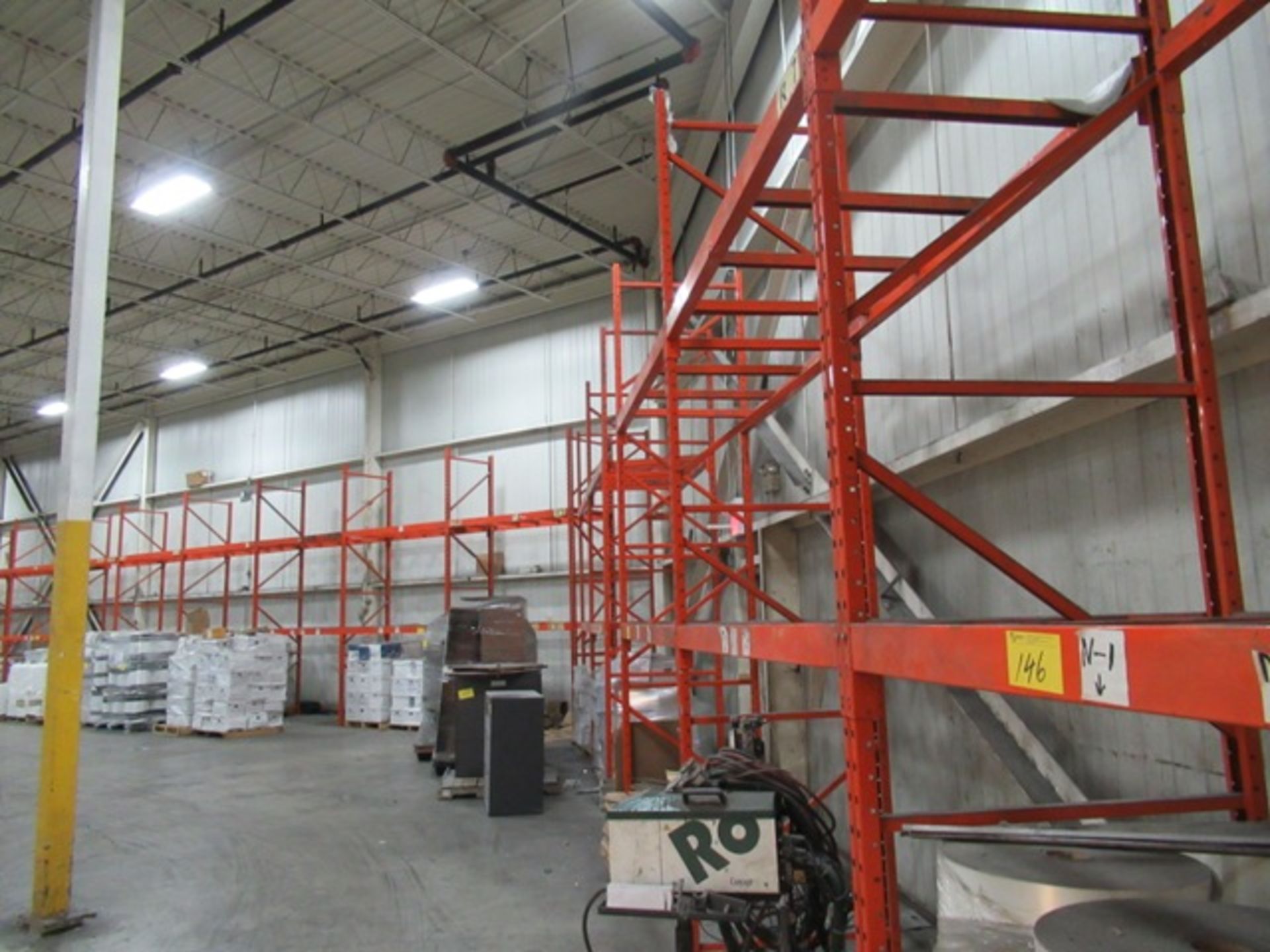 SECT. 42" X 8' X 15' & 4 UPRIGHTS 18' RACKING W/ 90 STRINGERS