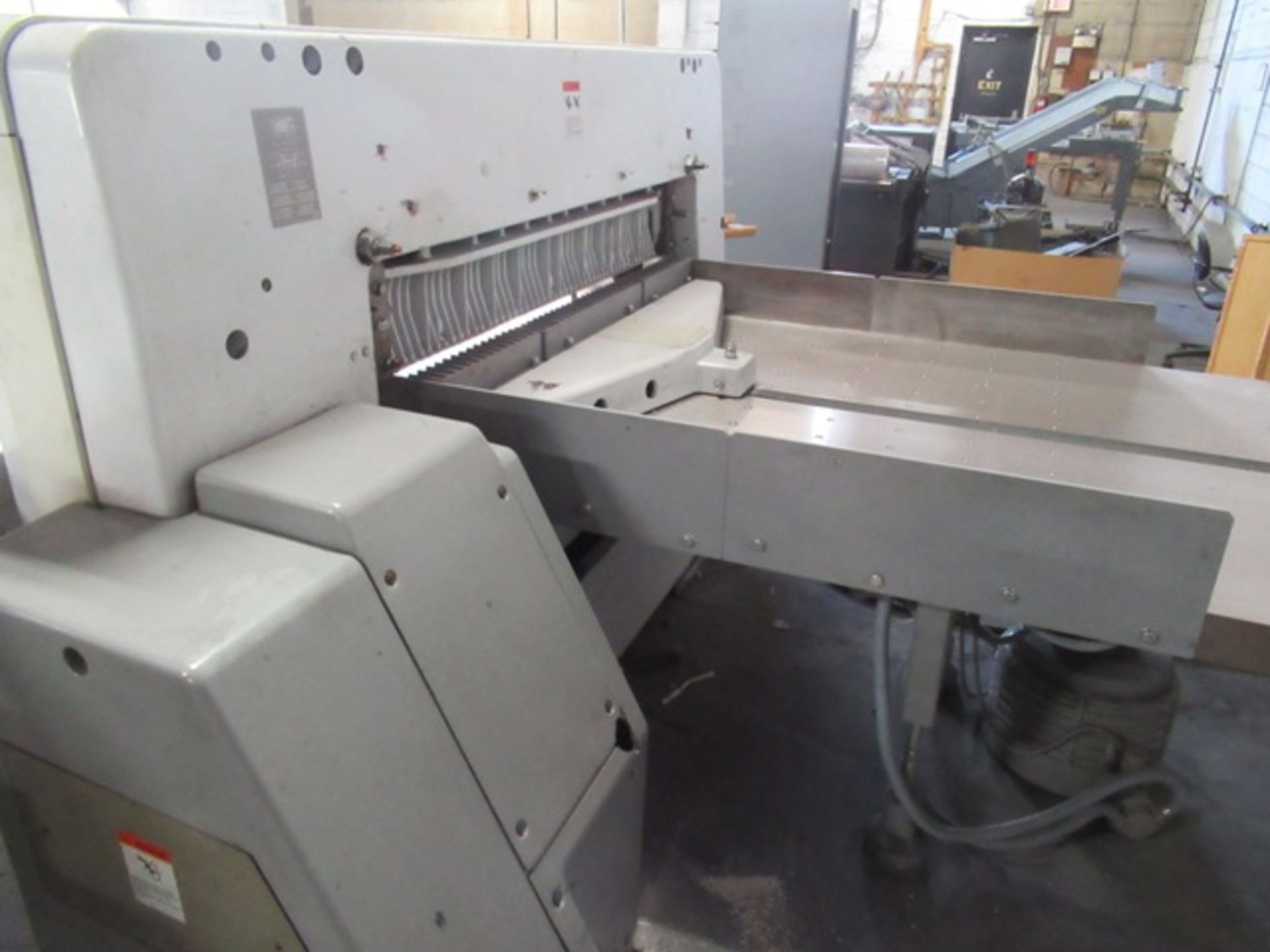 2000 POLAR 137ED 54" PROGRAMMABLE PAPER CUTTER W/DIGITAL CONTROLS, 2-P1 39.5" X 39.5" AIR SIDE - Image 5 of 5