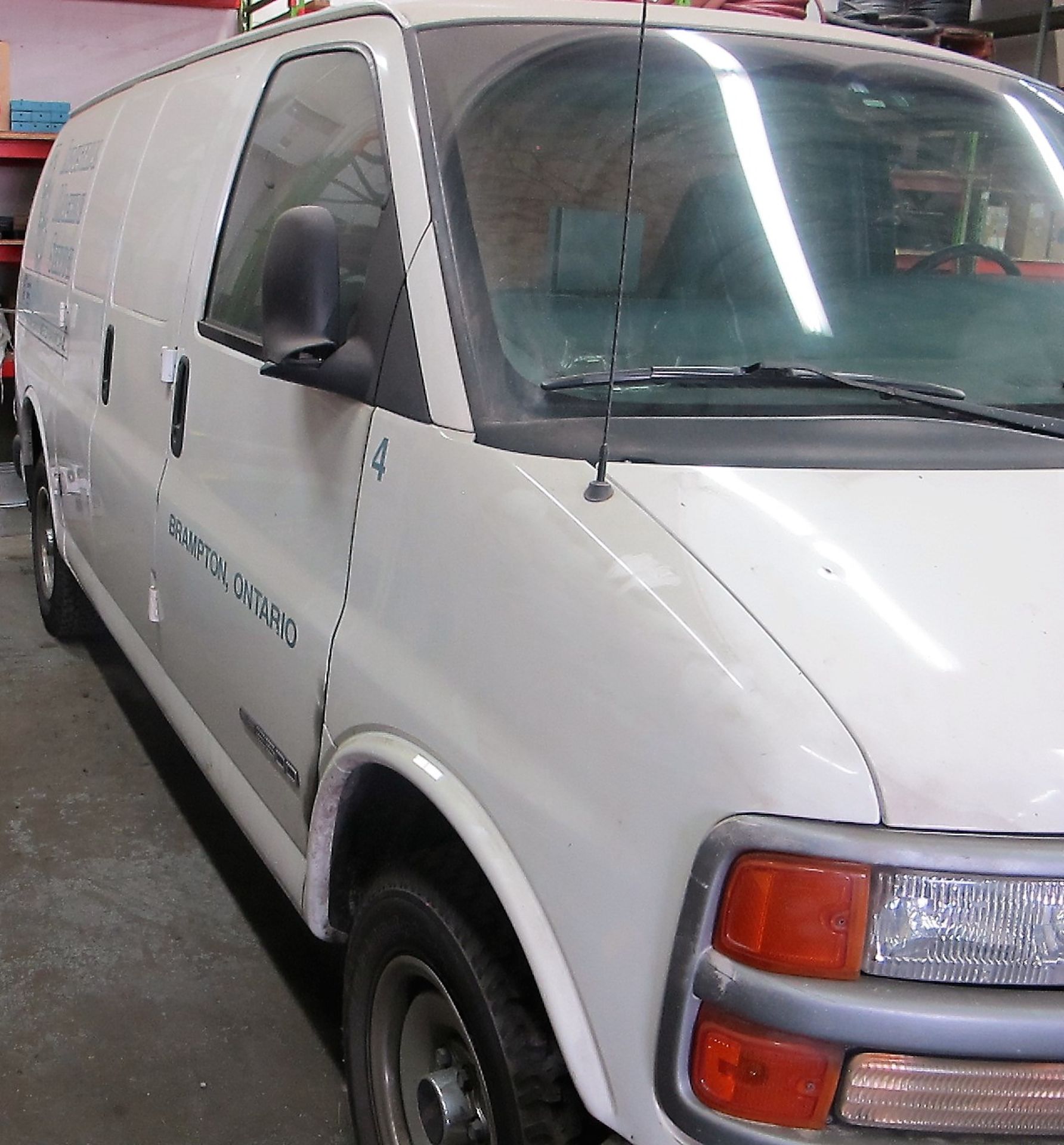 1999 GMS 2500 UTILITY VAN, VIN 1GTFG25M4Y1102615 (NO TRANSMISSION, NO DRIVE SHAFT) - Image 3 of 6