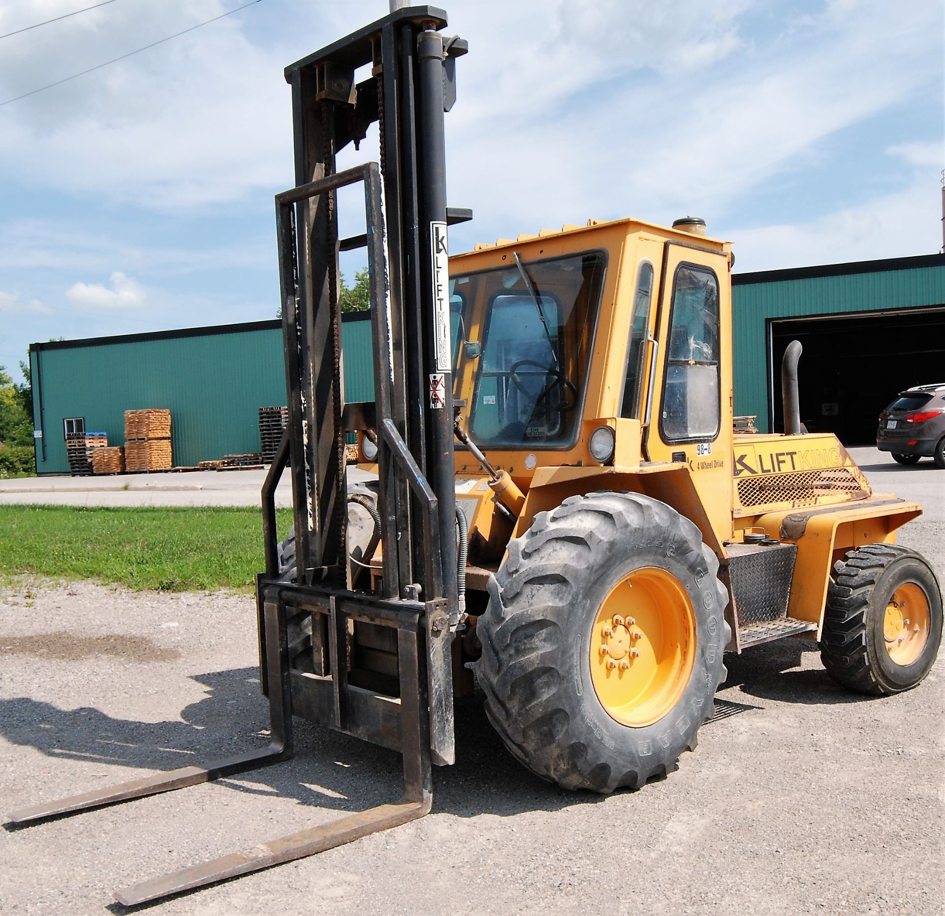 1998 LIFT KING LK8M42 DIESEL FORKLIFT W/8000 LB CAP, 14' MAX LIFT, SIDE SHIFT, CASCADING FORKS, 4 - Image 7 of 11