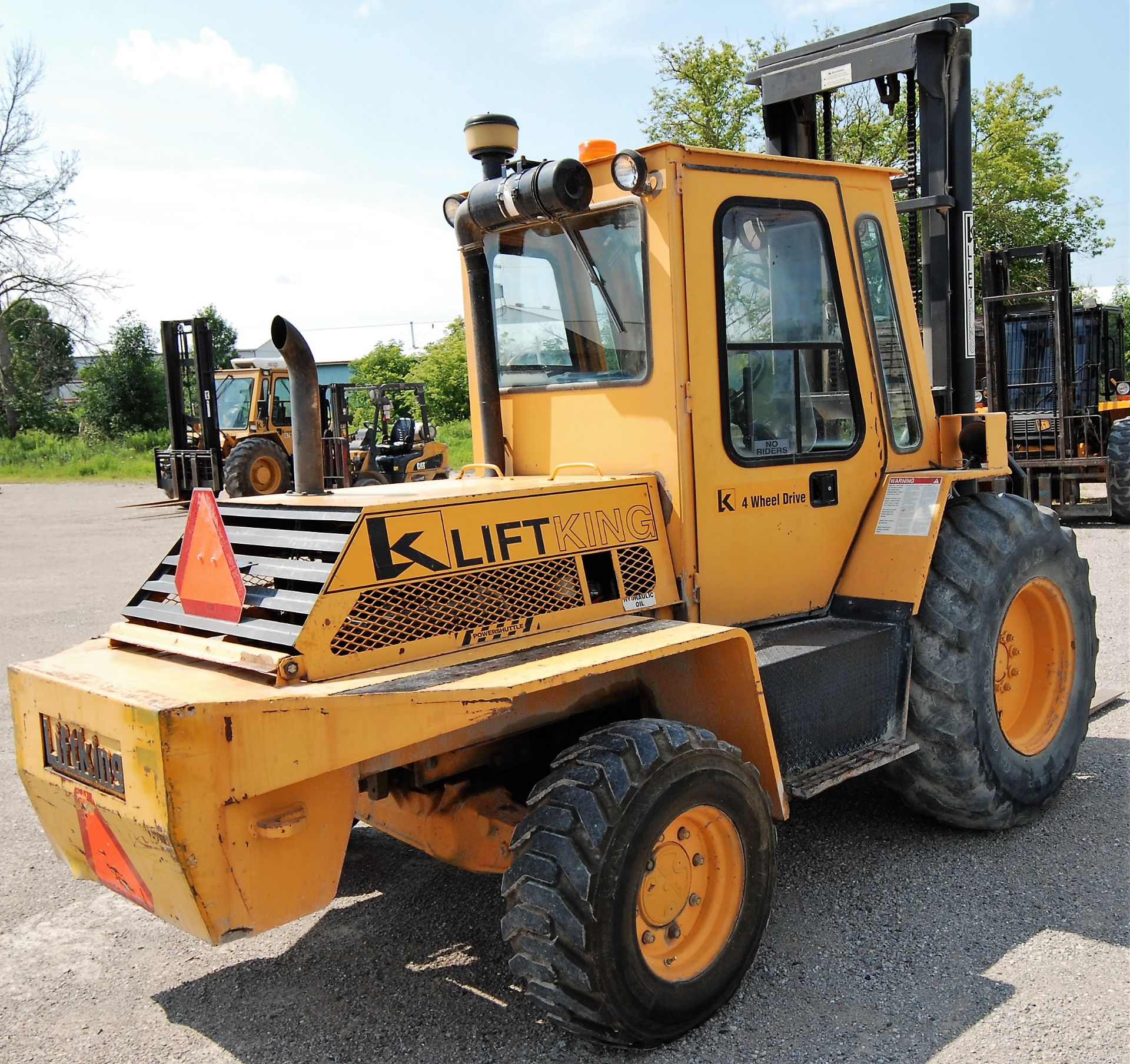 1998 LIFT KING LK8M42 DIESEL FORKLIFT W/8000 LB CAP, 14' MAX LIFT, SIDE SHIFT, CASCADING FORKS, 4 - Image 9 of 11