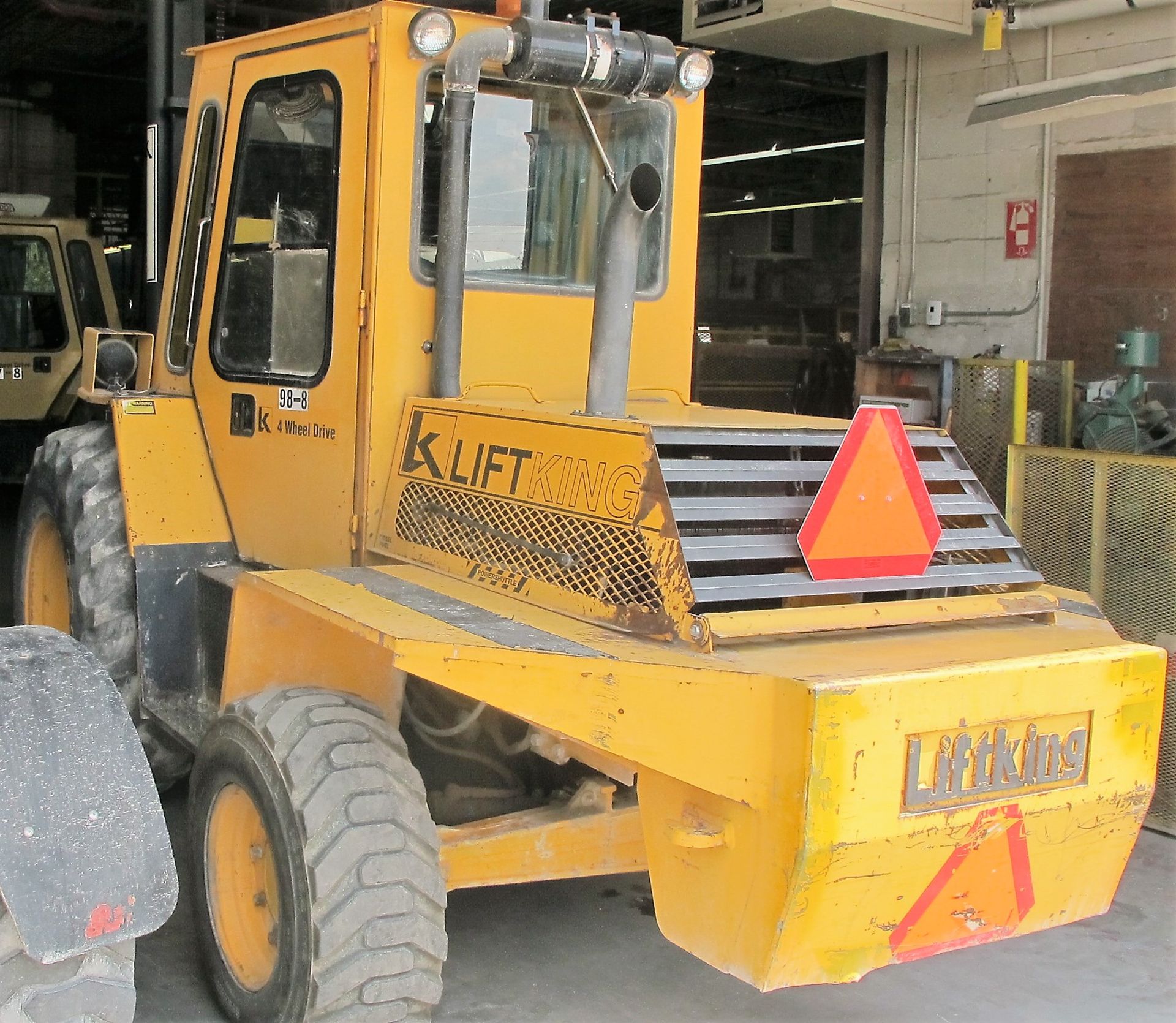 1998 LIFT KING LK8M42 DIESEL FORKLIFT W/8000 LB CAP, 14' MAX LIFT, SIDE SHIFT, CASCADING FORKS, 4 - Image 4 of 11