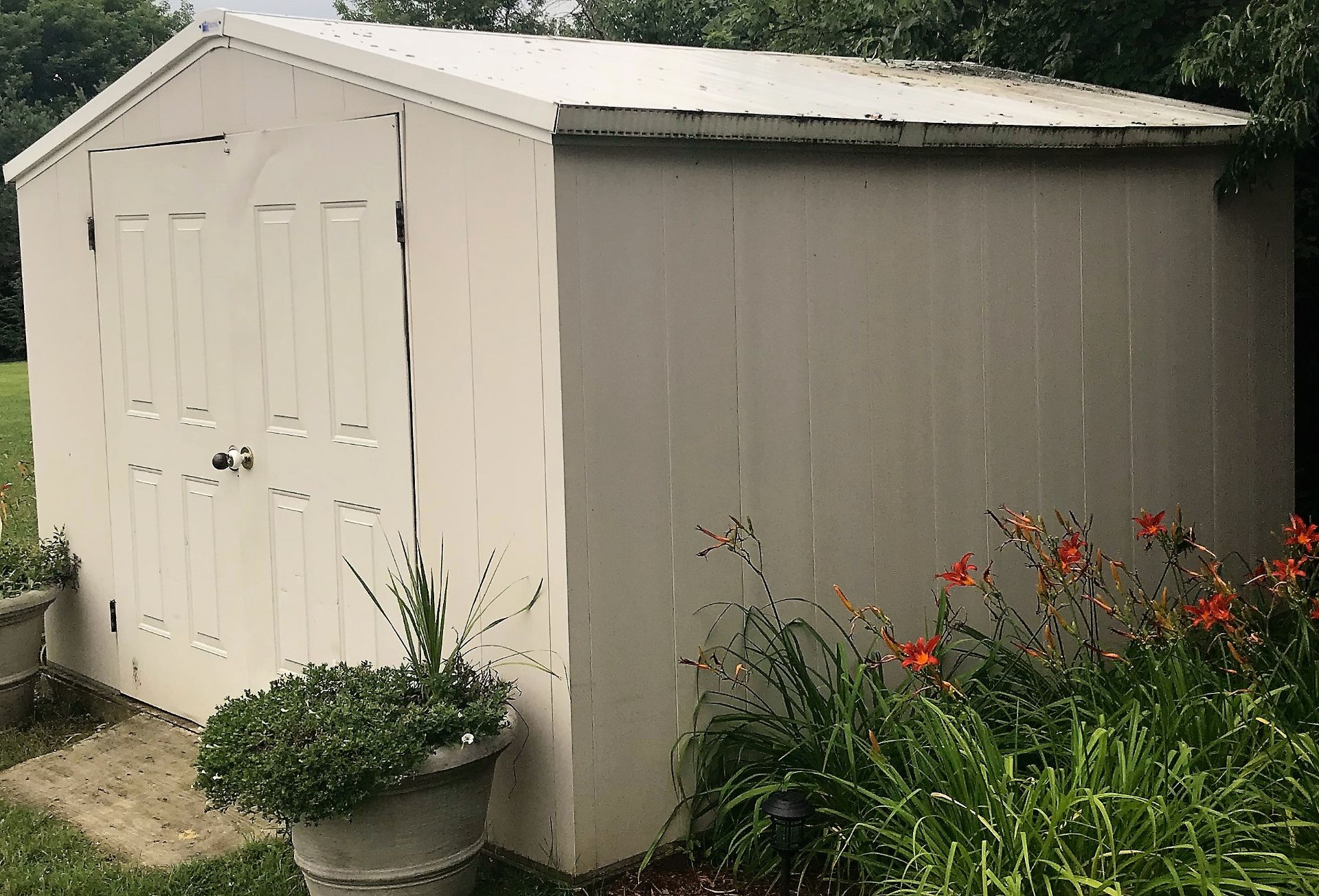 ROYAL OUTDOOR PRODUCTS 12' X 12' COMPOSITE SHED W/ DOUBLE DOORS (NO CONTENTS, DISASSEMBLED ON SKID) - Image 2 of 5