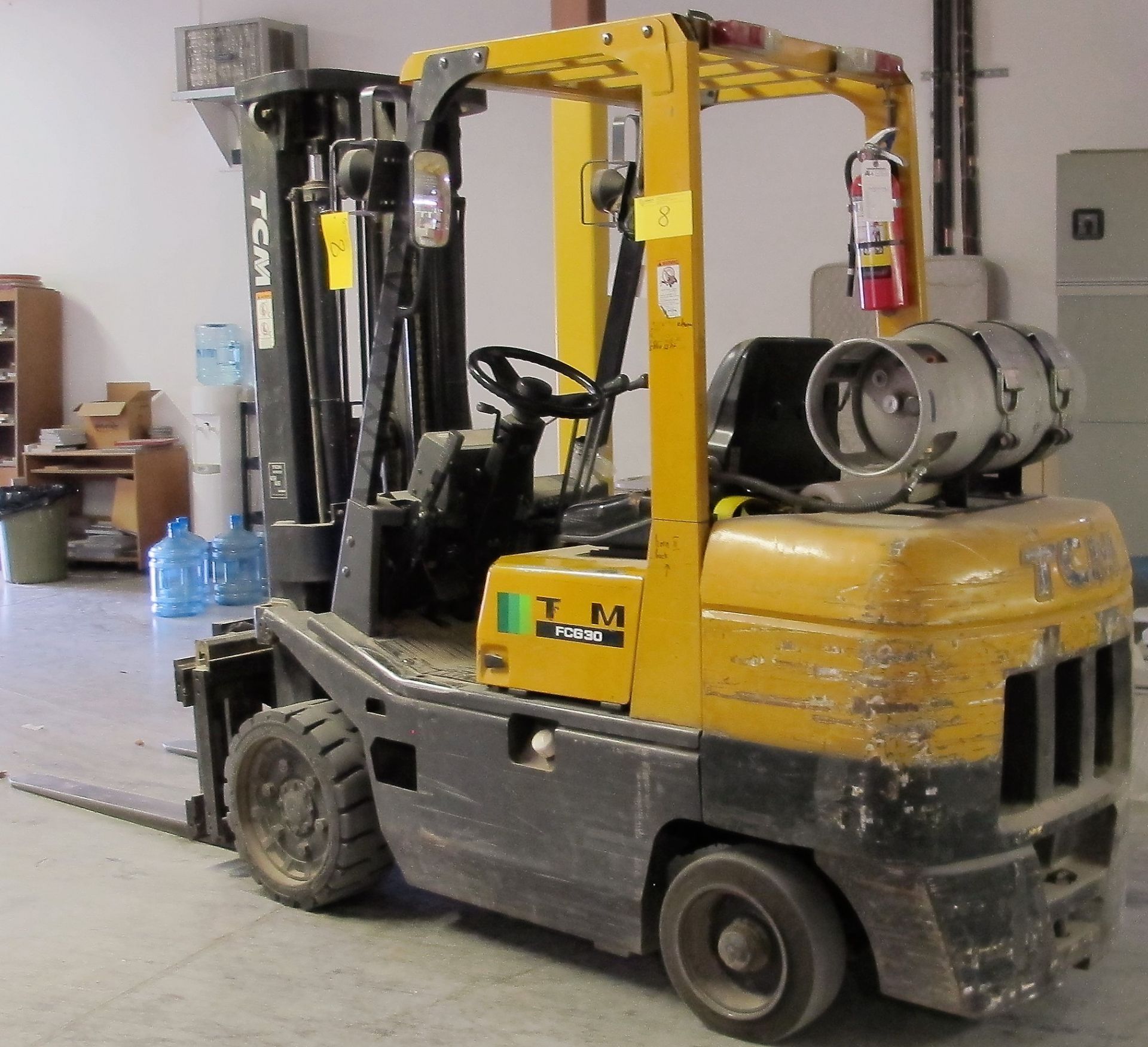 TCM FCG30T7T PROPANE FORKLIFT, 5,550LB CAP., 189" MAX LIFT, 3 STAGE, SIDE SHIFT, OUTDOOR TIRES, S/ - Image 3 of 5