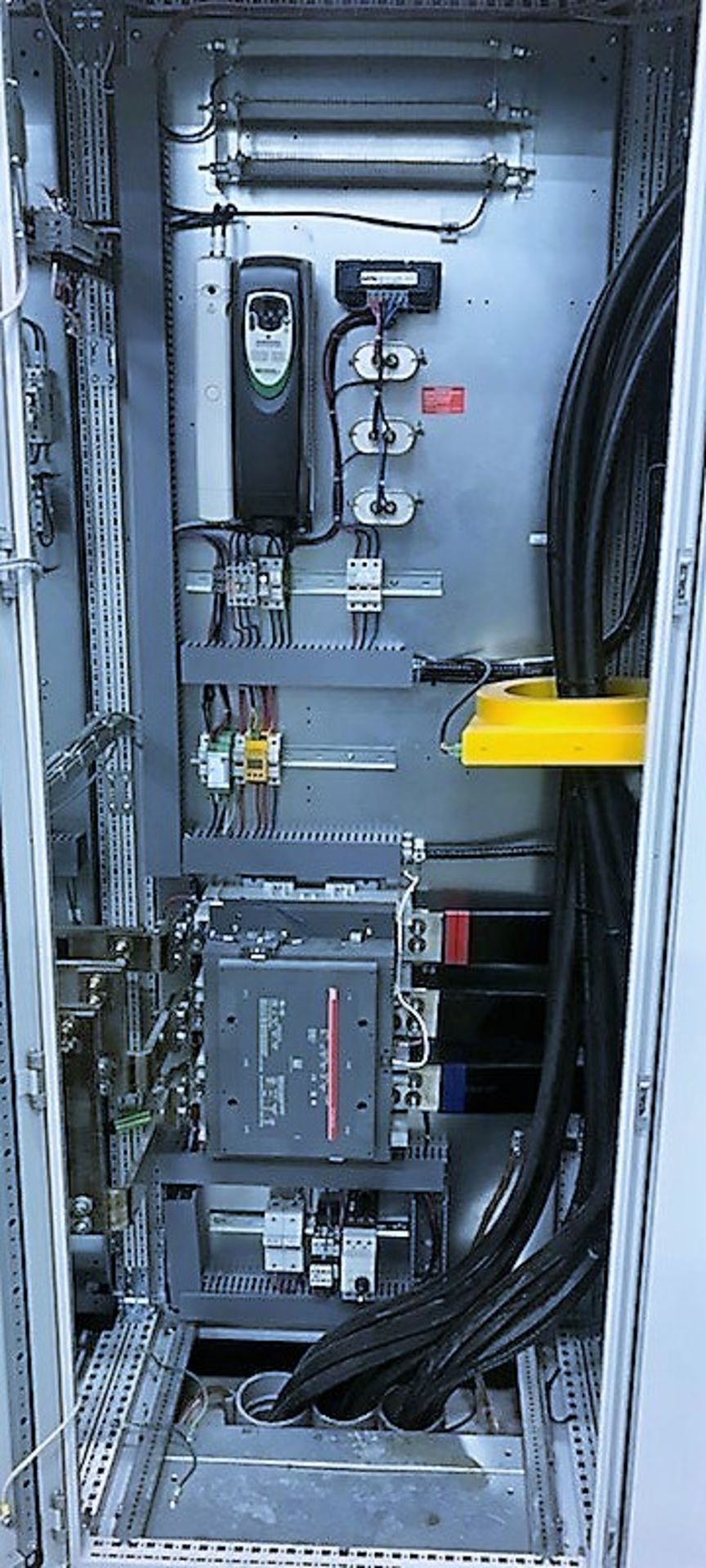 (7) CONJOINED CABINETS W/ (1) EMERSON CTLR 0151 PHASE 1 CONTROLLER, MODEL ECOP12061-01, S/N 12061- - Image 3 of 8