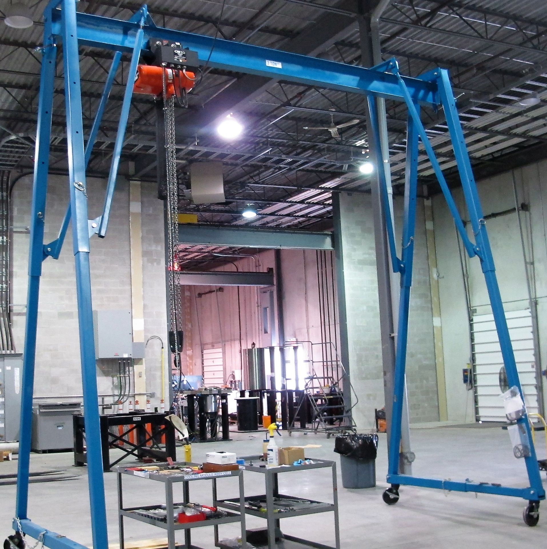 PORTABLE/ADJUSTABLE GANTRY, 3 TON CAP W/CM ELECTRIC HOIST - Image 4 of 5