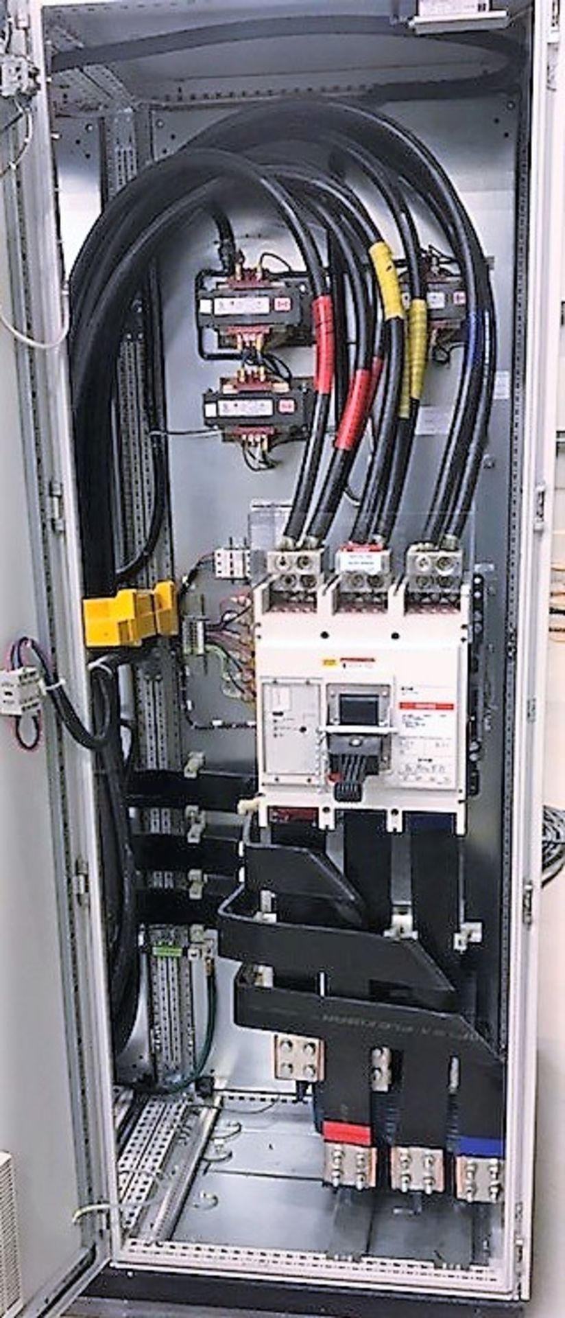 (7) CONJOINED CABINETS W/ (1) EMERSON CTLR 0151 PHASE 1 CONTROLLER, MODEL ECOP12061-01, S/N 12061- - Image 2 of 8