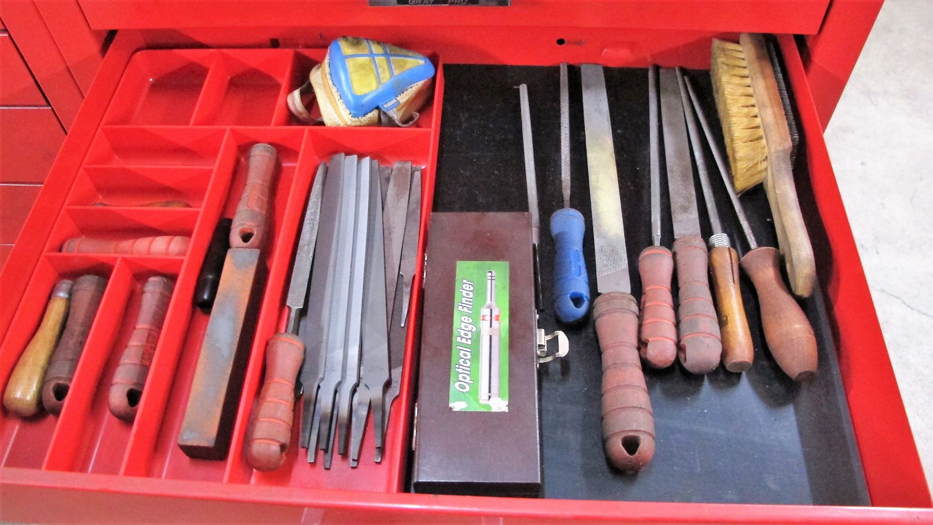 GRAY TOOLS TOOLCHEST/BOX W/ (35) DRAWERS OF TOOLS AND DIE COMPONENTS - Image 8 of 20