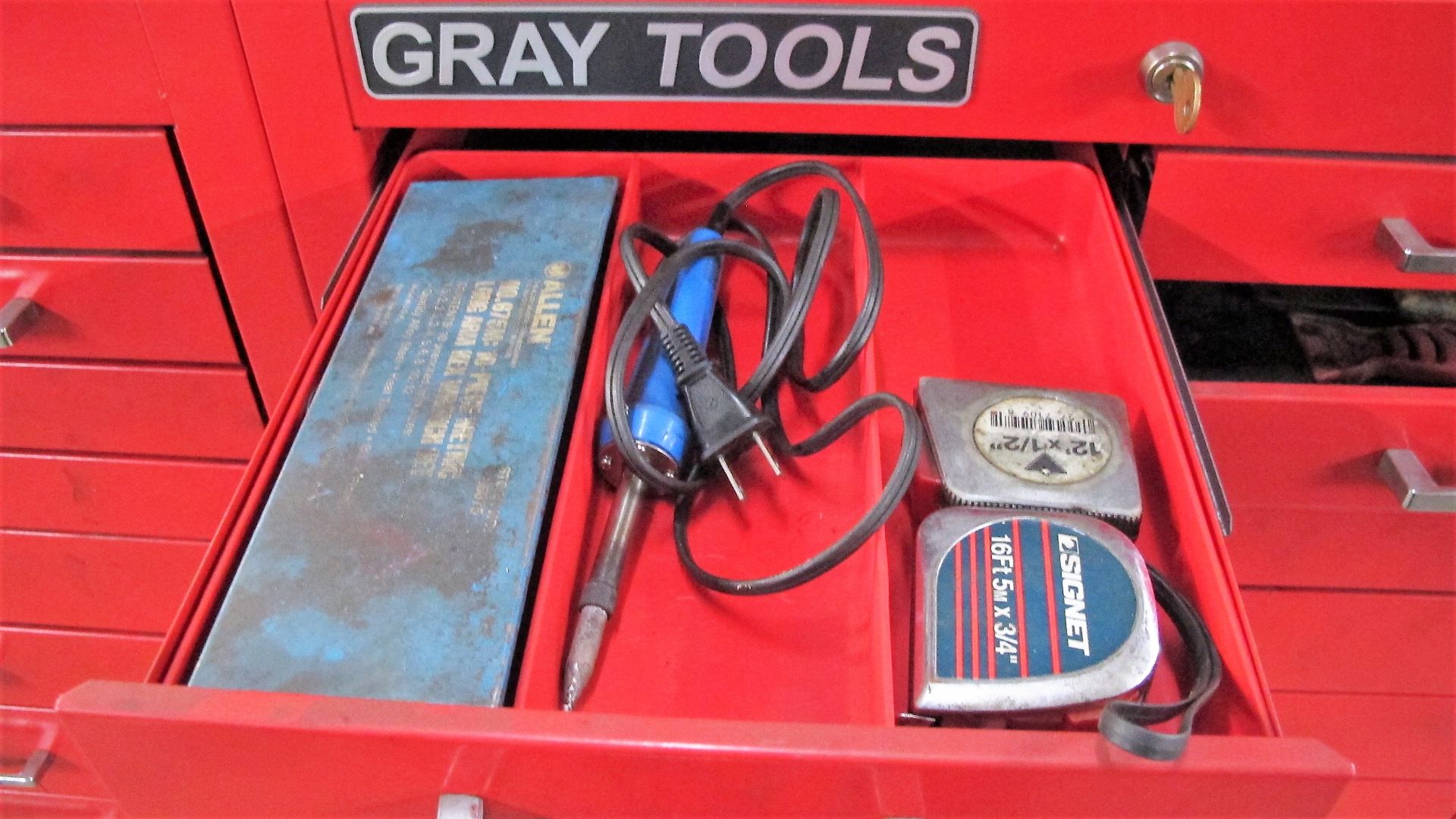 GRAY TOOLS TOOLCHEST/BOX W/ (35) DRAWERS OF TOOLS AND DIE COMPONENTS - Image 2 of 20