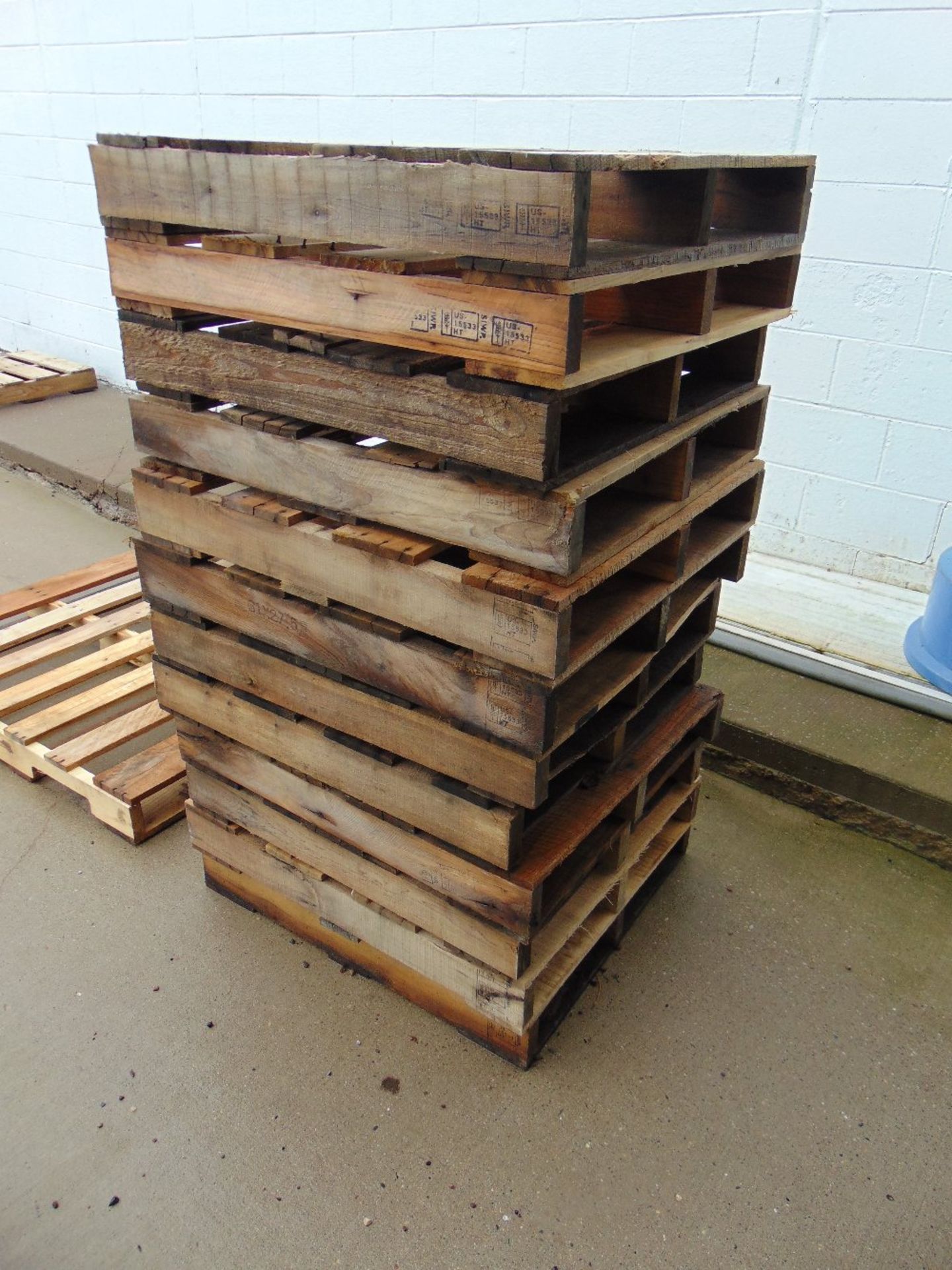 Lot of Approximately 70 31"x27" Heat Treated Pallets