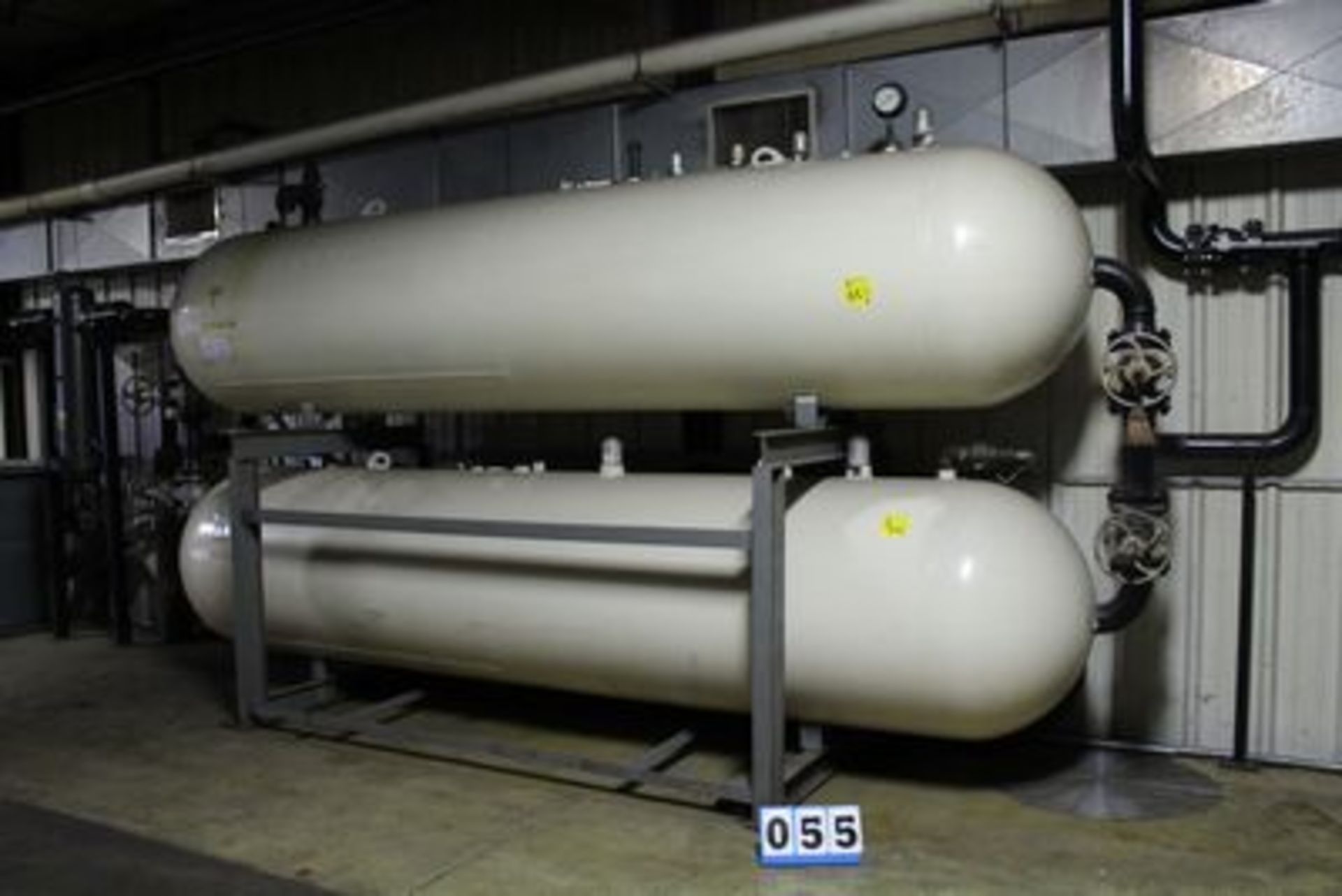 COMPRESSED AIR TANKS