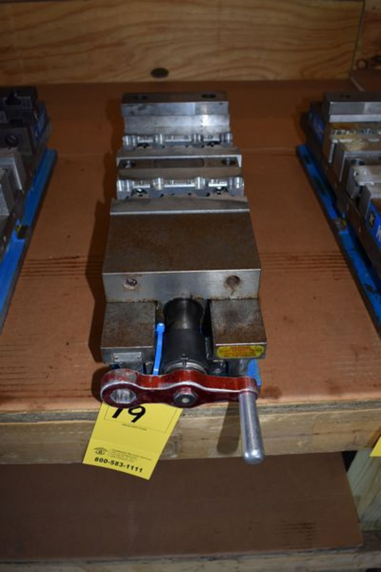 KURT 6" MACHINE VISE