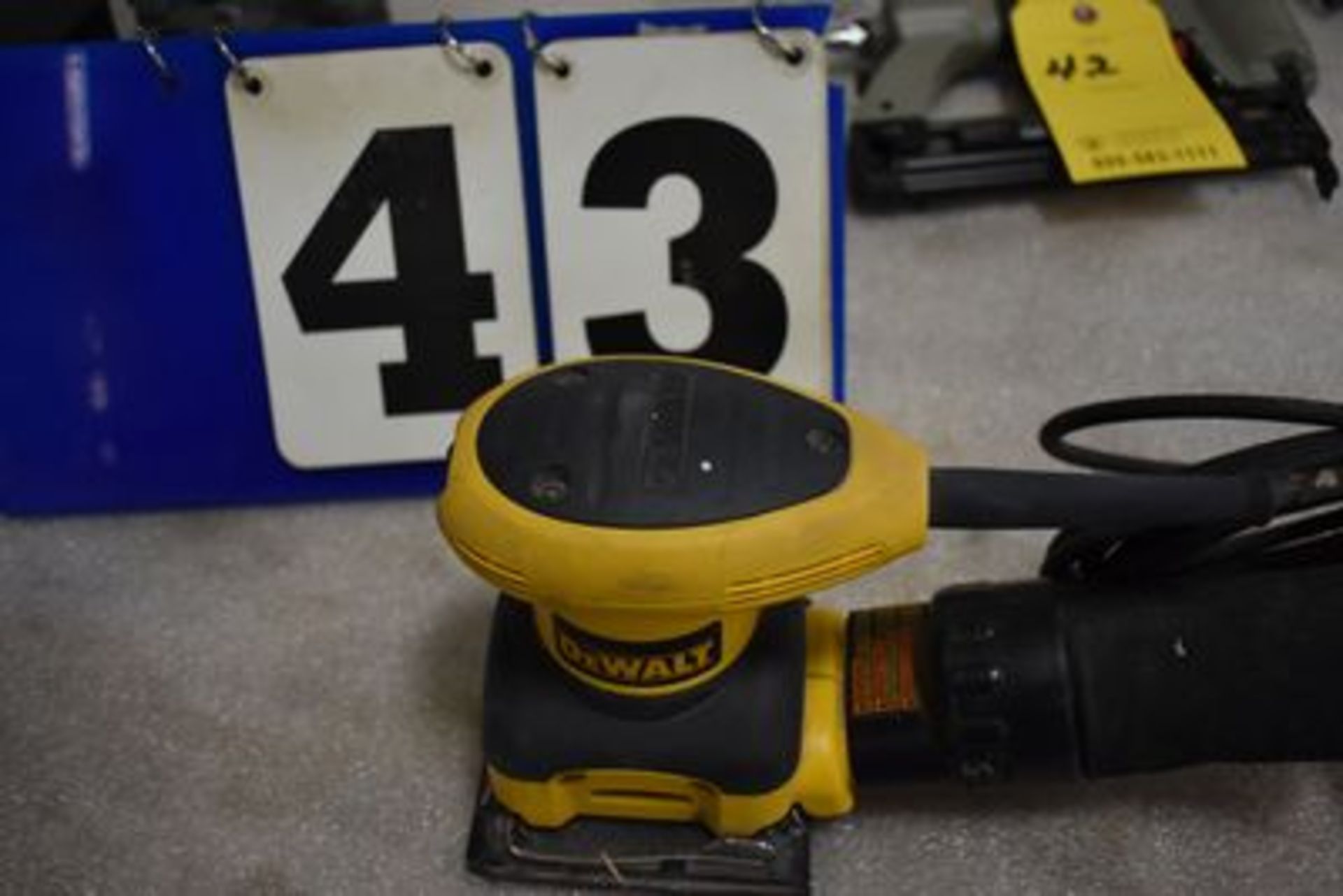 DEWALT VIBRATING SANDER