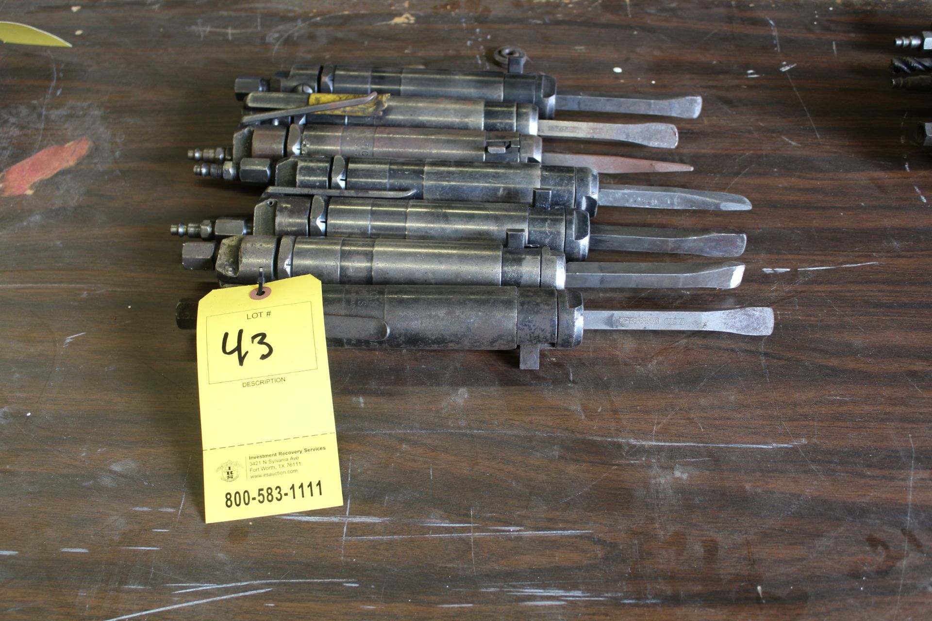 PNEUMATIC CHIPPING HAMMERS