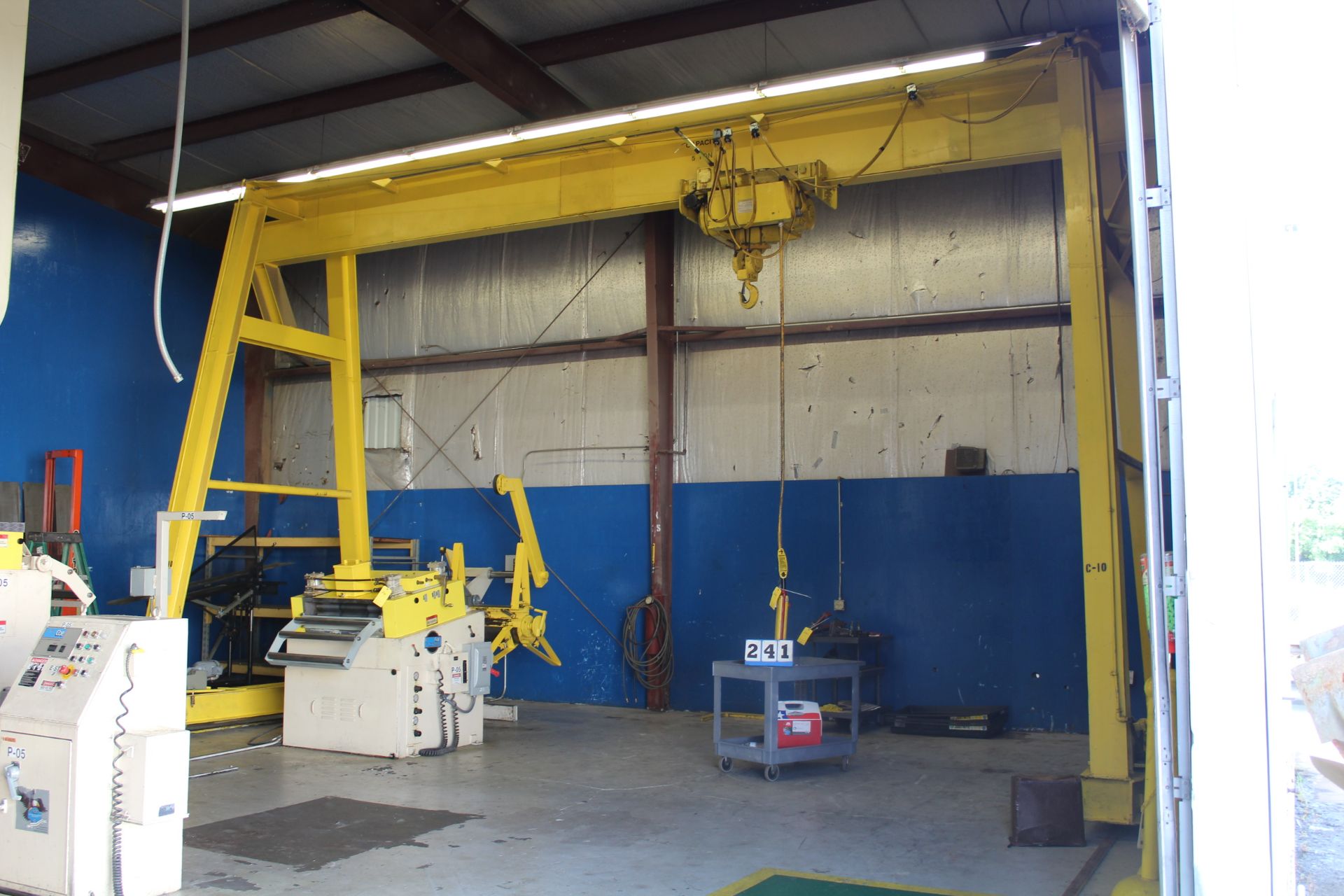 RAIL TYPE GANTRY CRANE SYSTEM 5 TON CAP, 14' H, 24' REACH, W/ 5 TON ELEC HOIST, PENDANT CONTROL W/