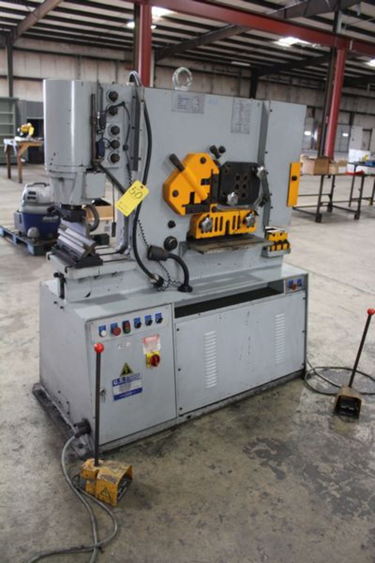 US INDUSTRIAL MACHINERY USH1-60T IRON WORKER, CAP: 60 TON, 480 V W/ ATTCHMNTS (LOCATION 1: 1308 LE