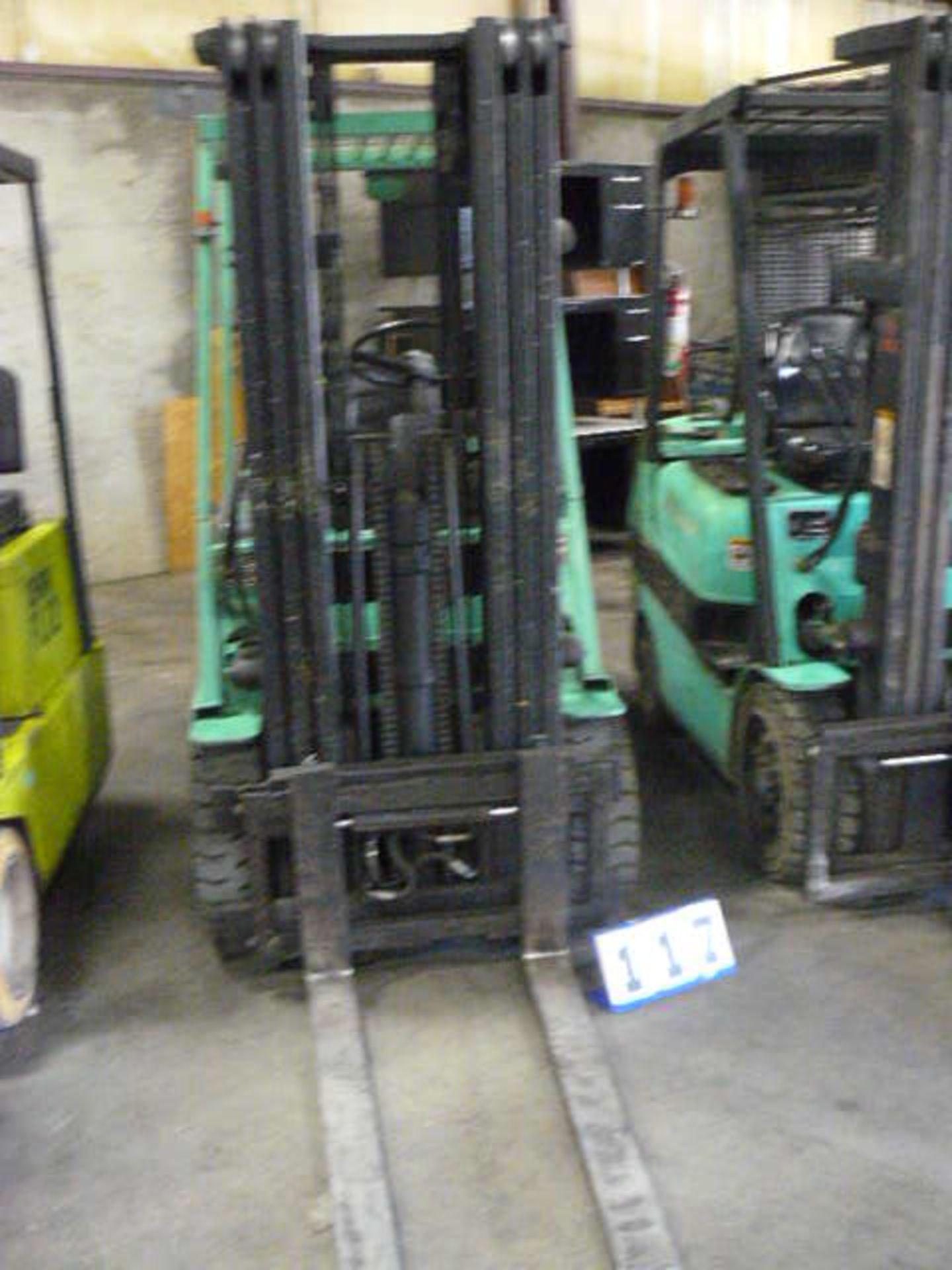 MITSUBISHI FORKLIFT, MDL:FGC25 4350 LB LIFT CAP, 188" LIFT HEIGHT, LP GAS, SIDE SHIFT, 4' FORKS ( - Image 2 of 6