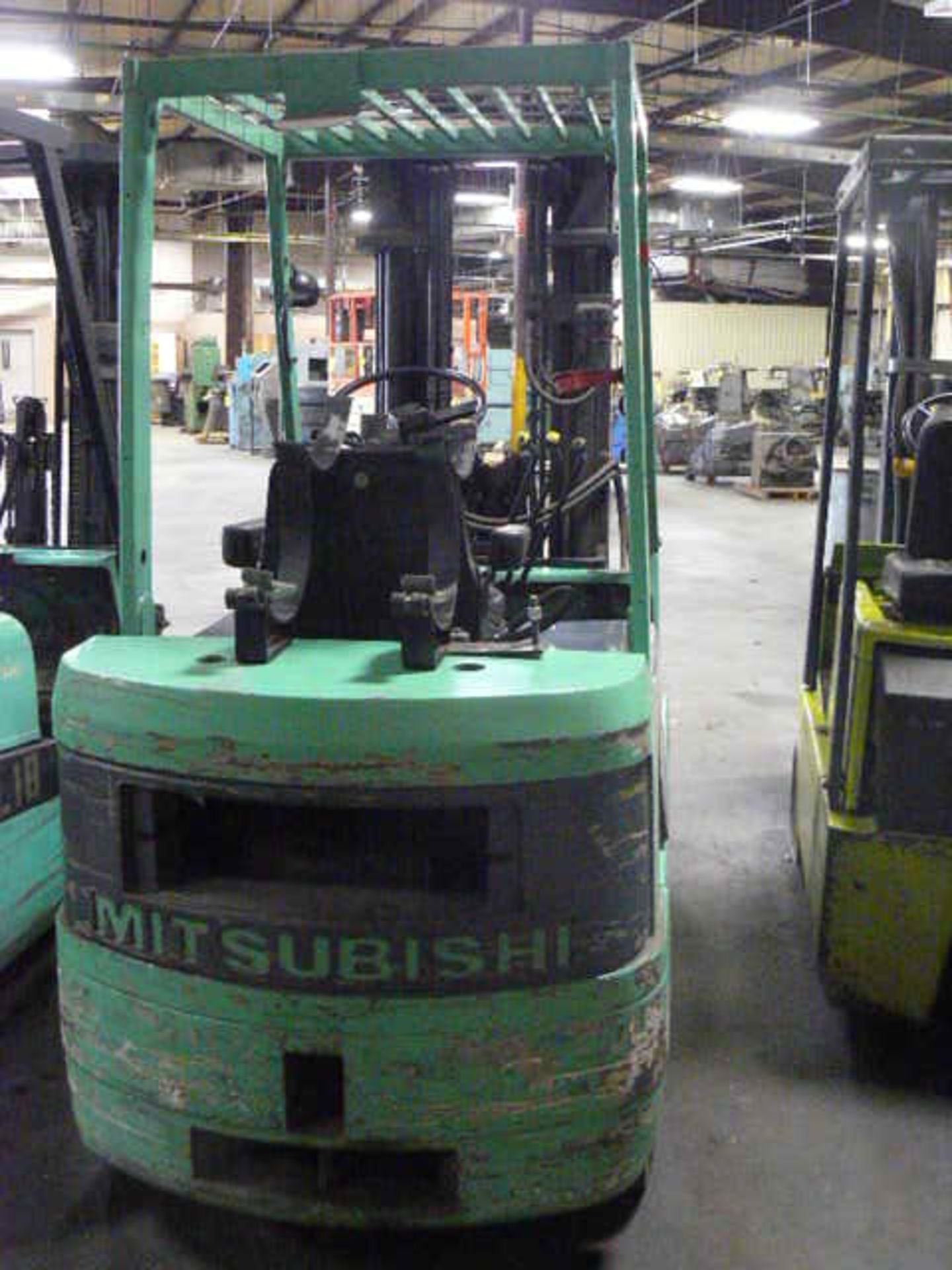 MITSUBISHI FORKLIFT, MDL:FGC25 4350 LB LIFT CAP, 188" LIFT HEIGHT, LP GAS, SIDE SHIFT, 4' FORKS ( - Image 4 of 6