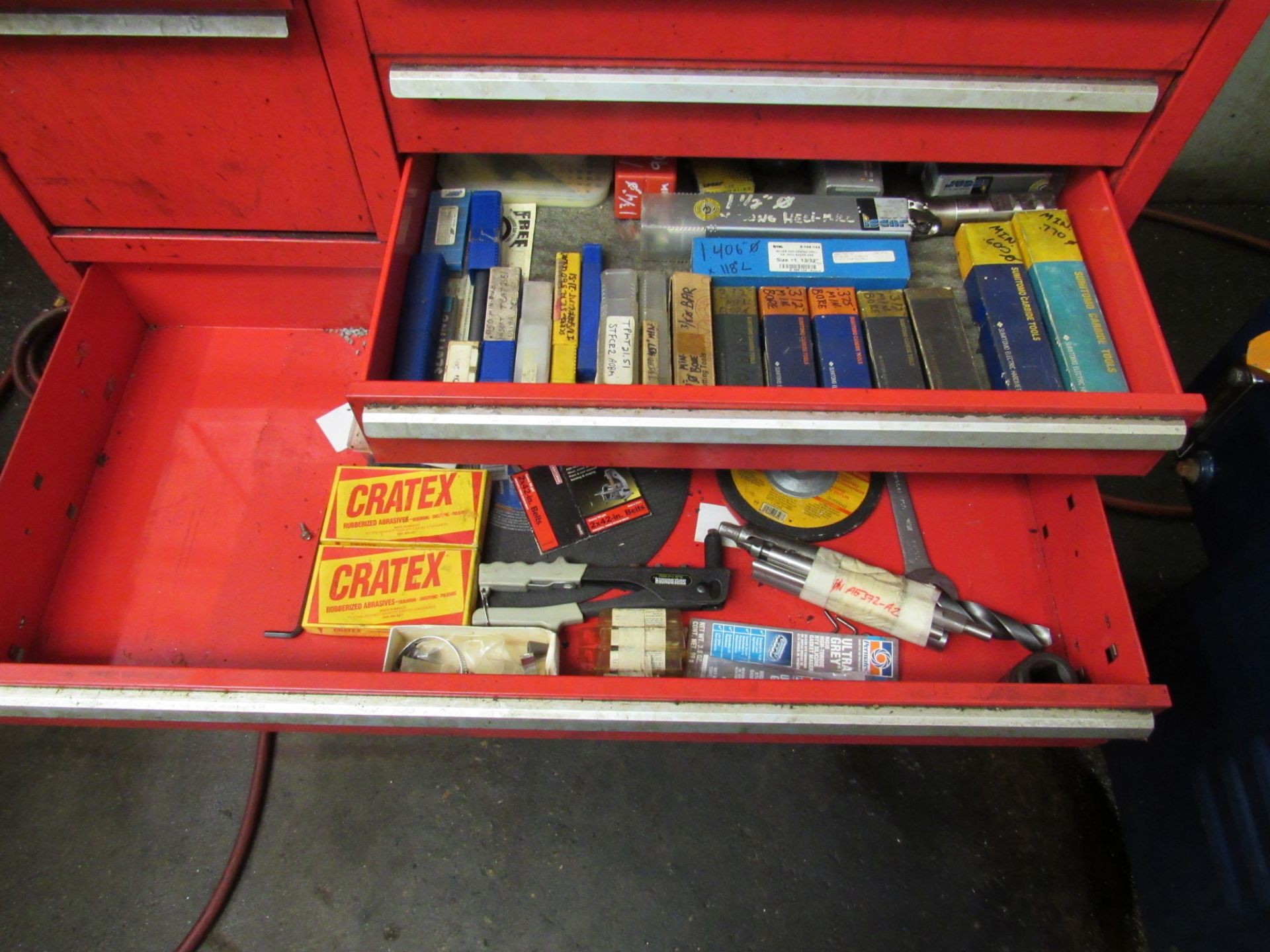 KENNEDY TOOL BOX WITH CONTENTS - ON CASTERS - Image 7 of 9